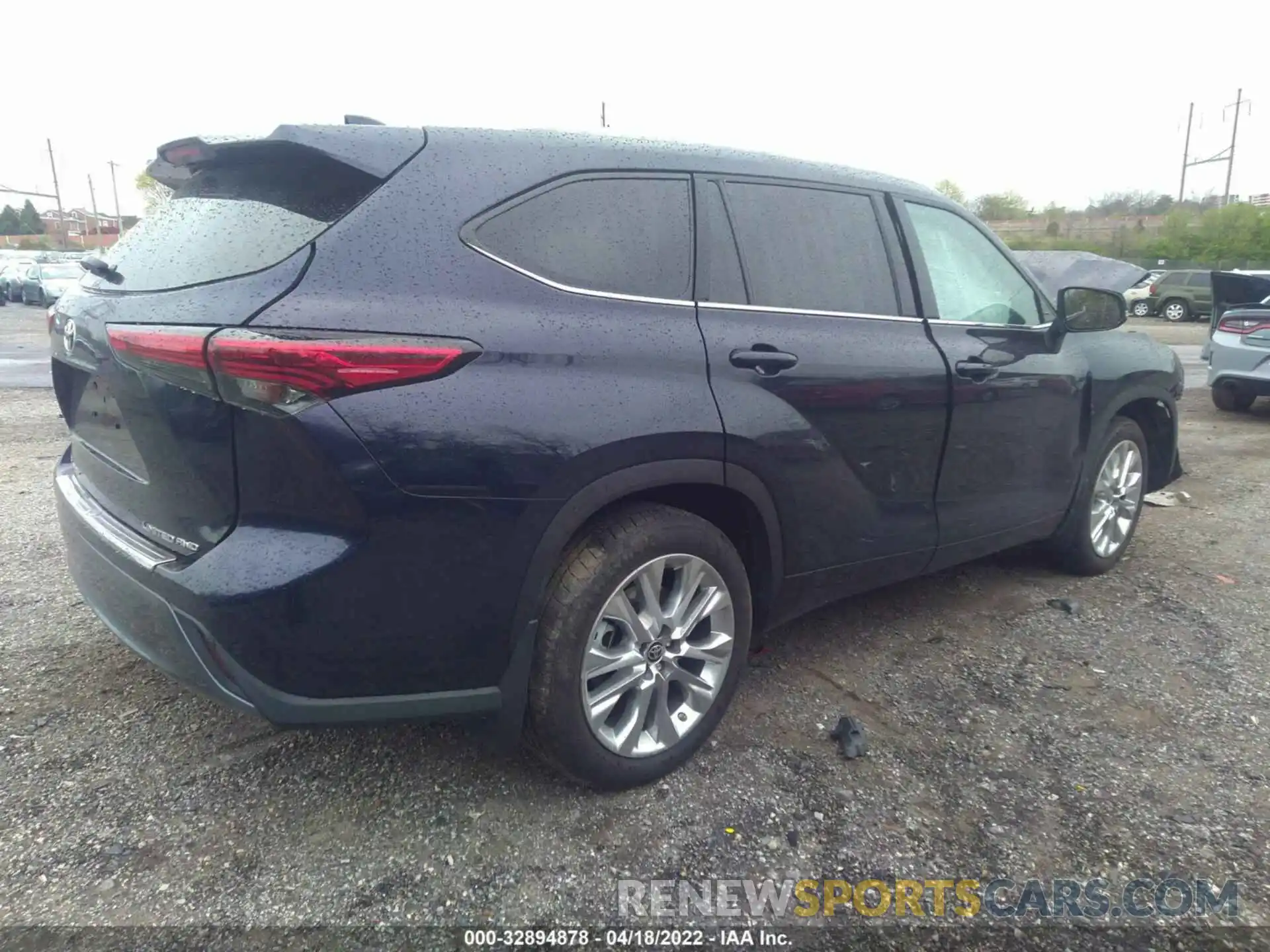 4 Photograph of a damaged car 5TDDZRBH2MS118049 TOYOTA HIGHLANDER 2021