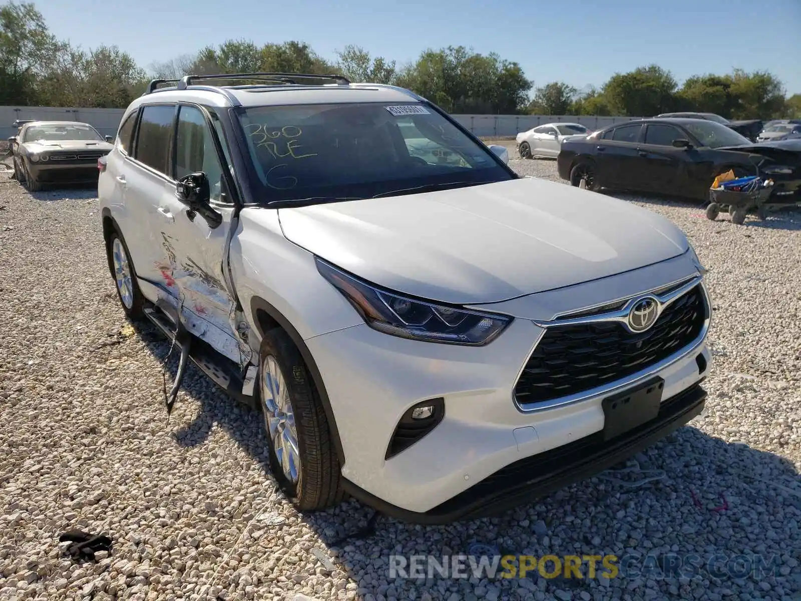 1 Photograph of a damaged car 5TDDZRBH3MS125303 TOYOTA HIGHLANDER 2021