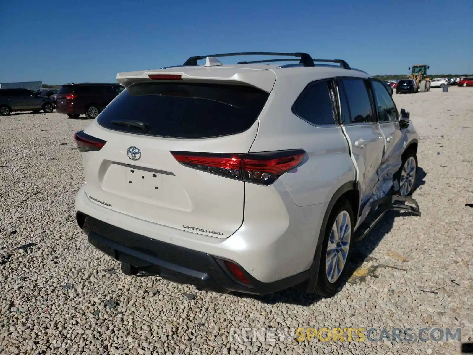 4 Photograph of a damaged car 5TDDZRBH3MS125303 TOYOTA HIGHLANDER 2021