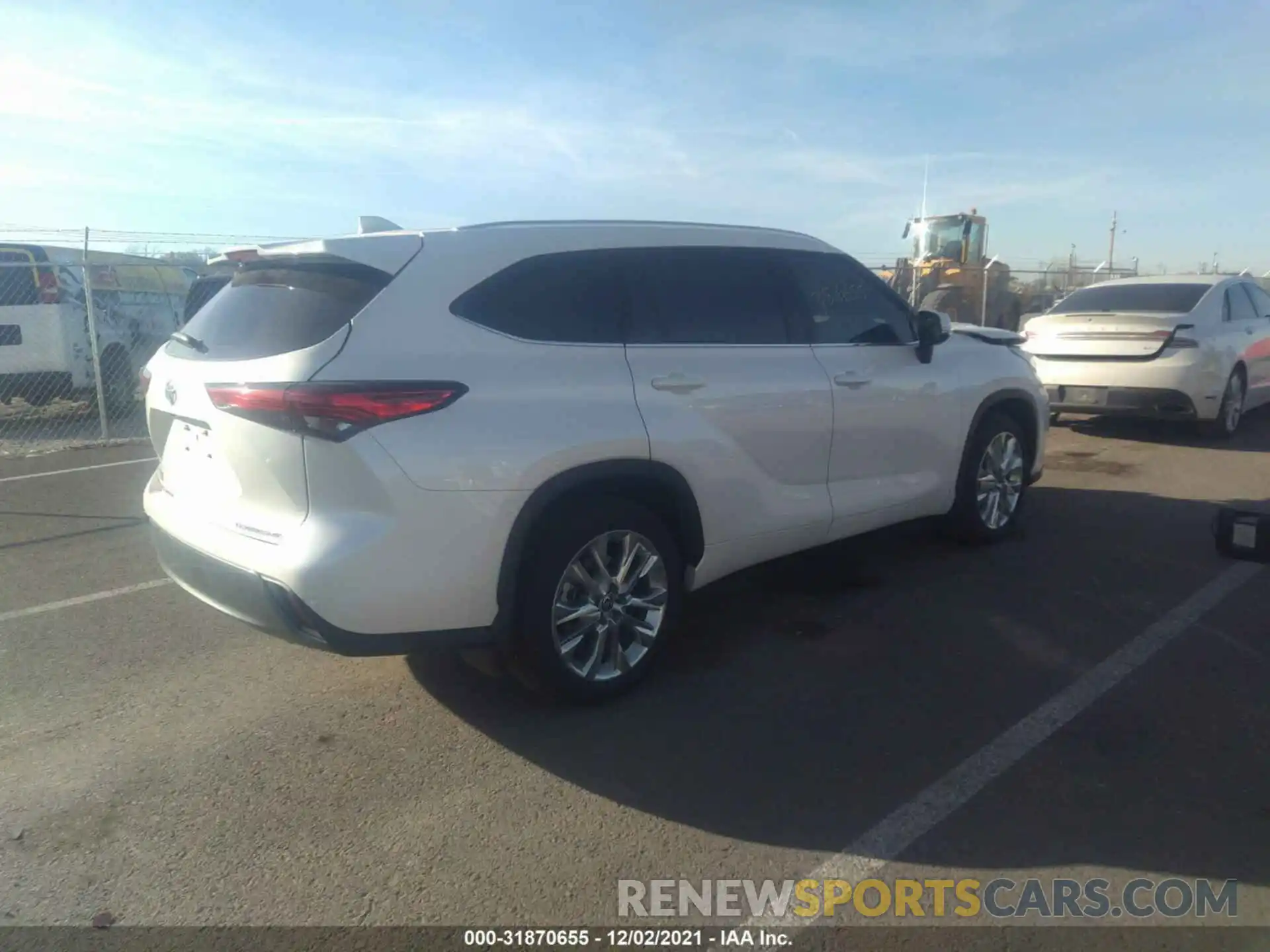 4 Photograph of a damaged car 5TDDZRBH3MS533073 TOYOTA HIGHLANDER 2021