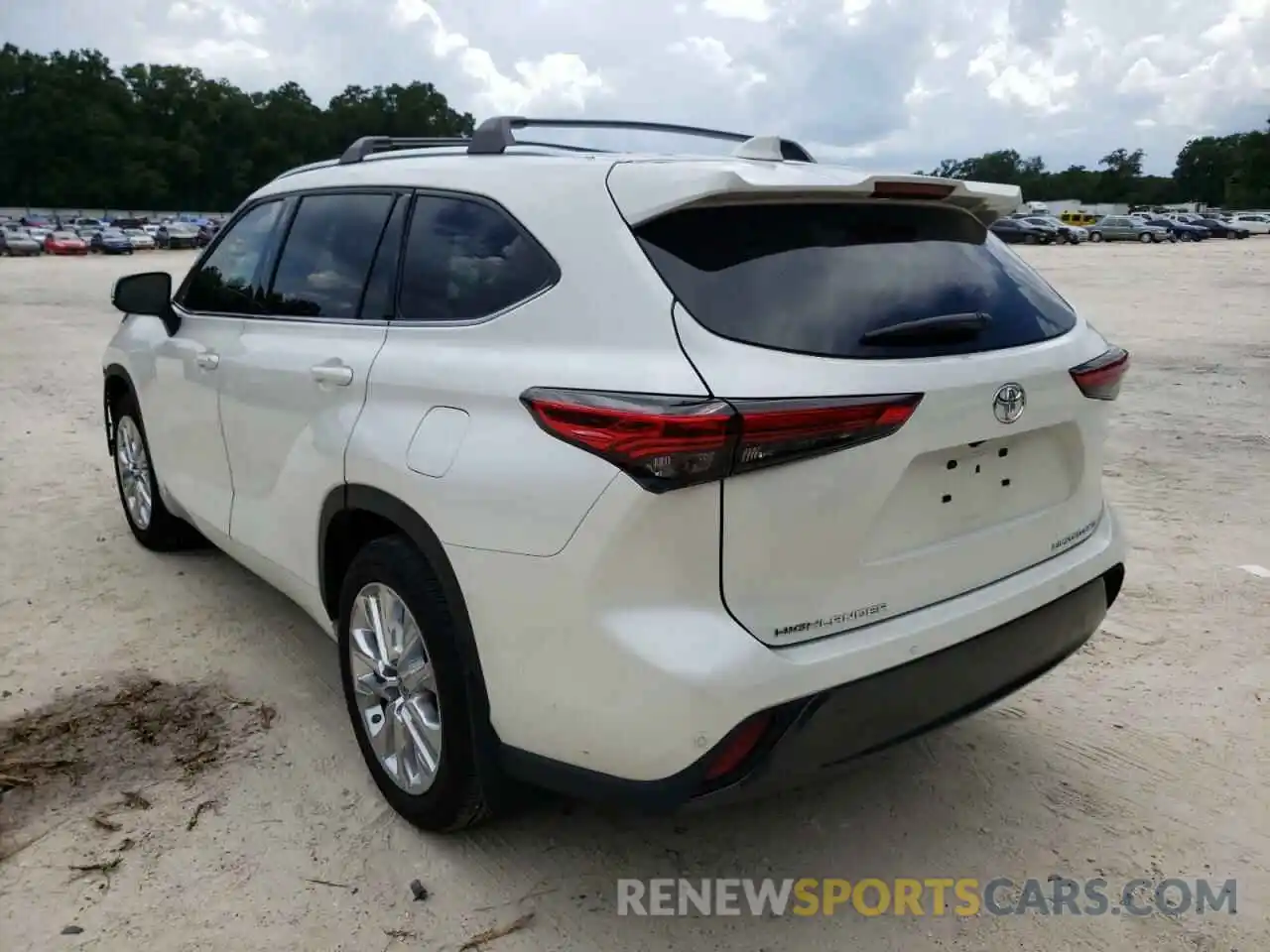 3 Photograph of a damaged car 5TDDZRBH3MS544400 TOYOTA HIGHLANDER 2021