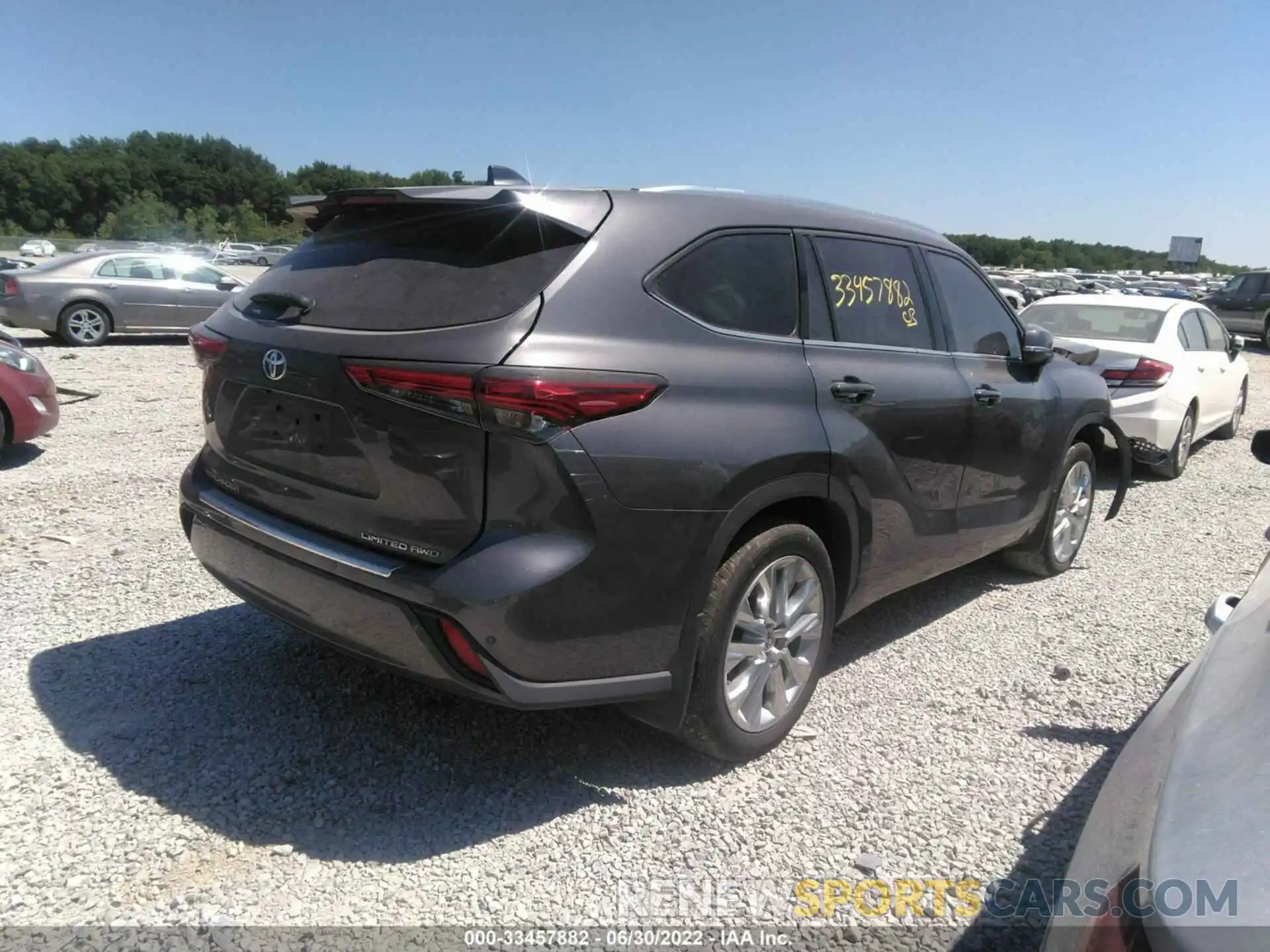 4 Photograph of a damaged car 5TDDZRBH4MS084129 TOYOTA HIGHLANDER 2021