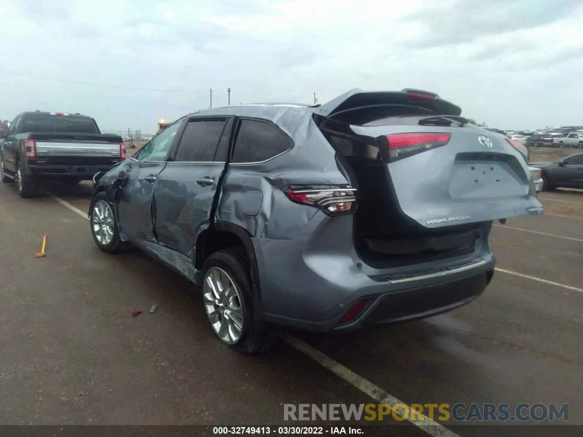 3 Photograph of a damaged car 5TDDZRBH4MS122054 TOYOTA HIGHLANDER 2021