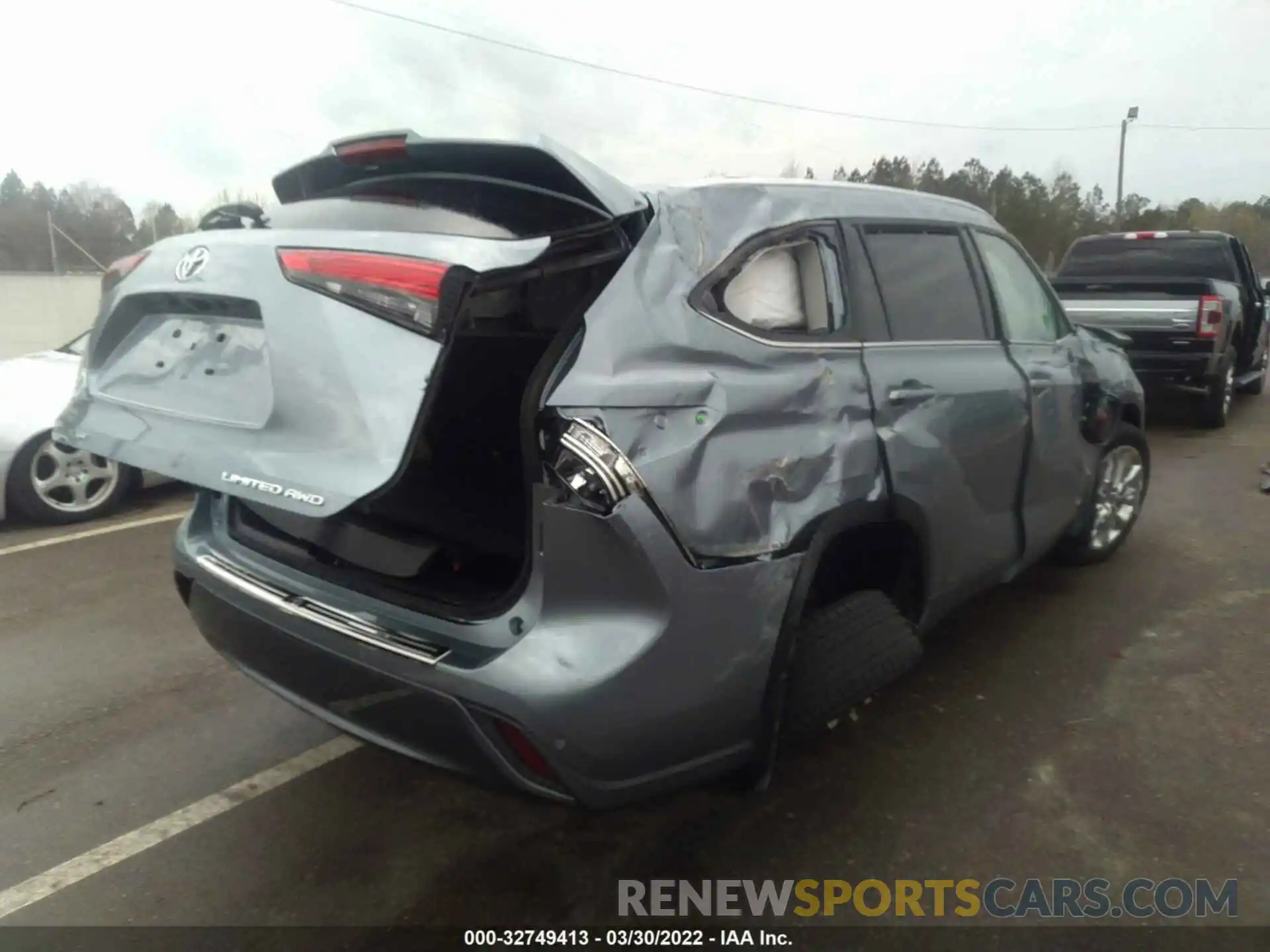 4 Photograph of a damaged car 5TDDZRBH4MS122054 TOYOTA HIGHLANDER 2021