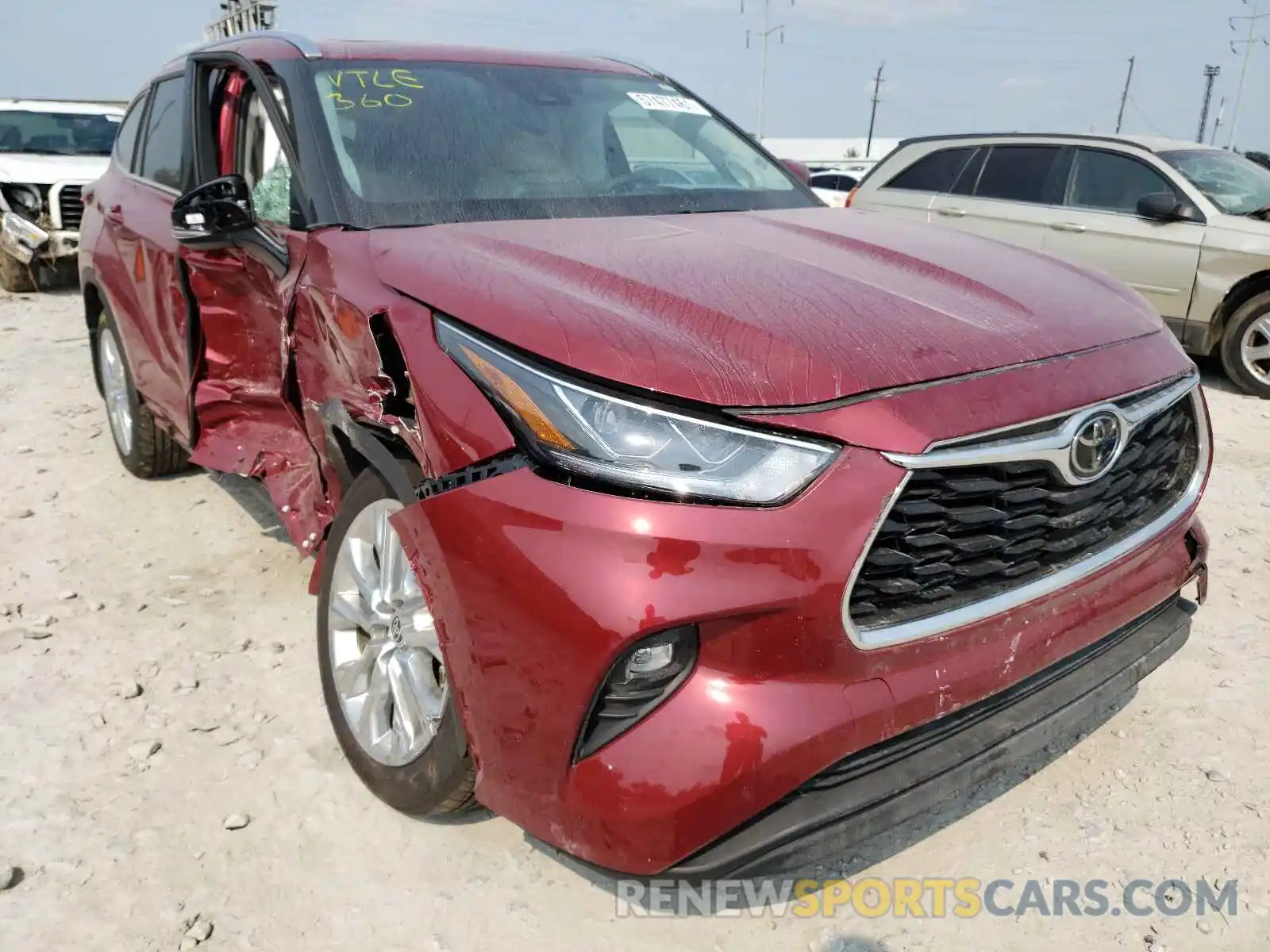 1 Photograph of a damaged car 5TDDZRBH4MS524933 TOYOTA HIGHLANDER 2021