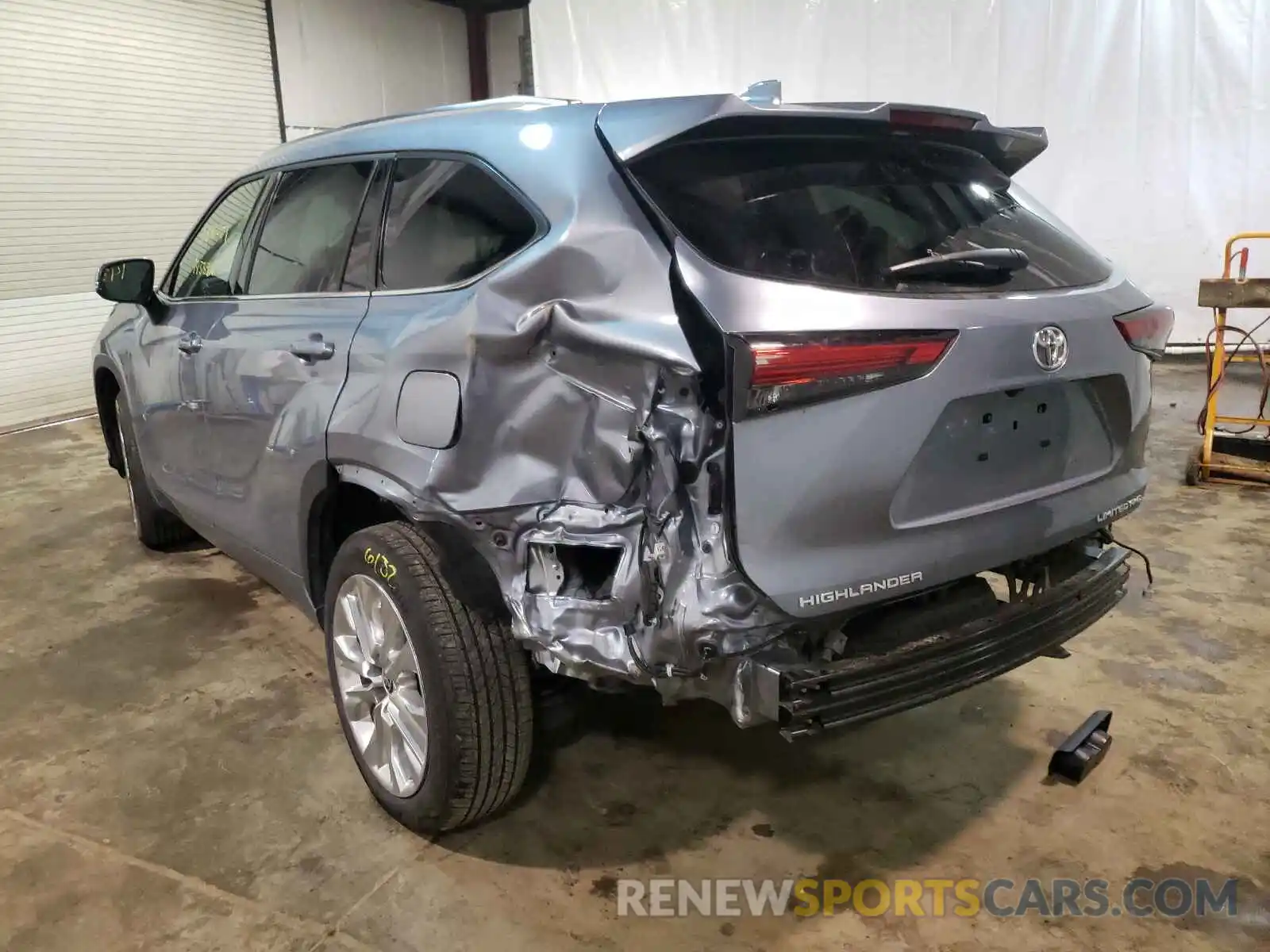 3 Photograph of a damaged car 5TDDZRBH5MS063371 TOYOTA HIGHLANDER 2021