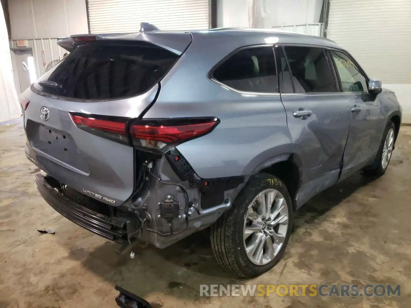 4 Photograph of a damaged car 5TDDZRBH5MS063371 TOYOTA HIGHLANDER 2021