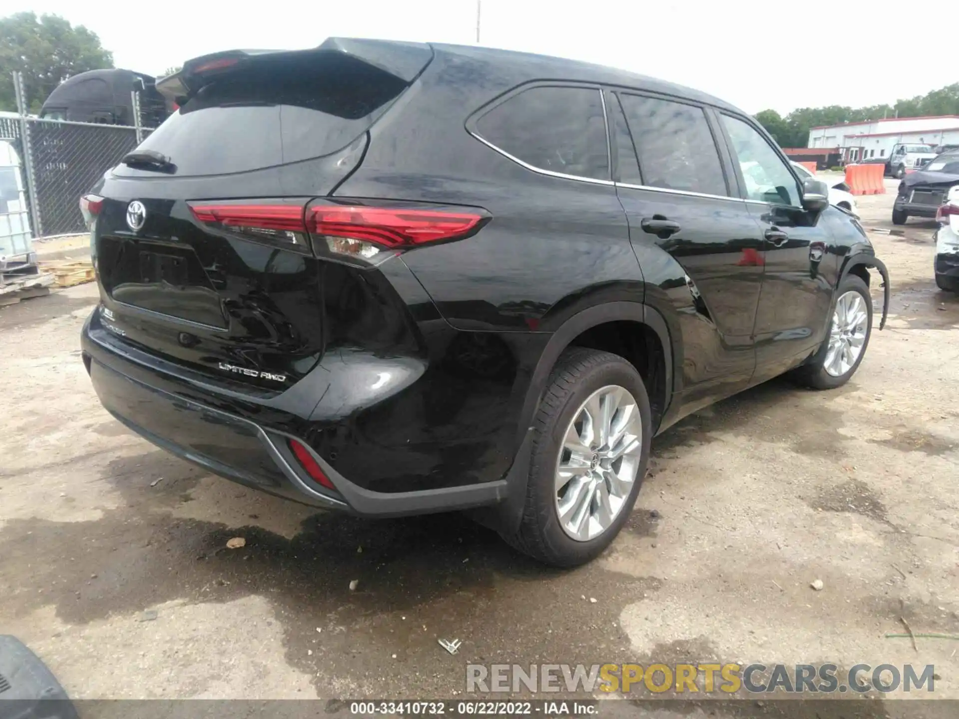 4 Photograph of a damaged car 5TDDZRBH5MS083216 TOYOTA HIGHLANDER 2021