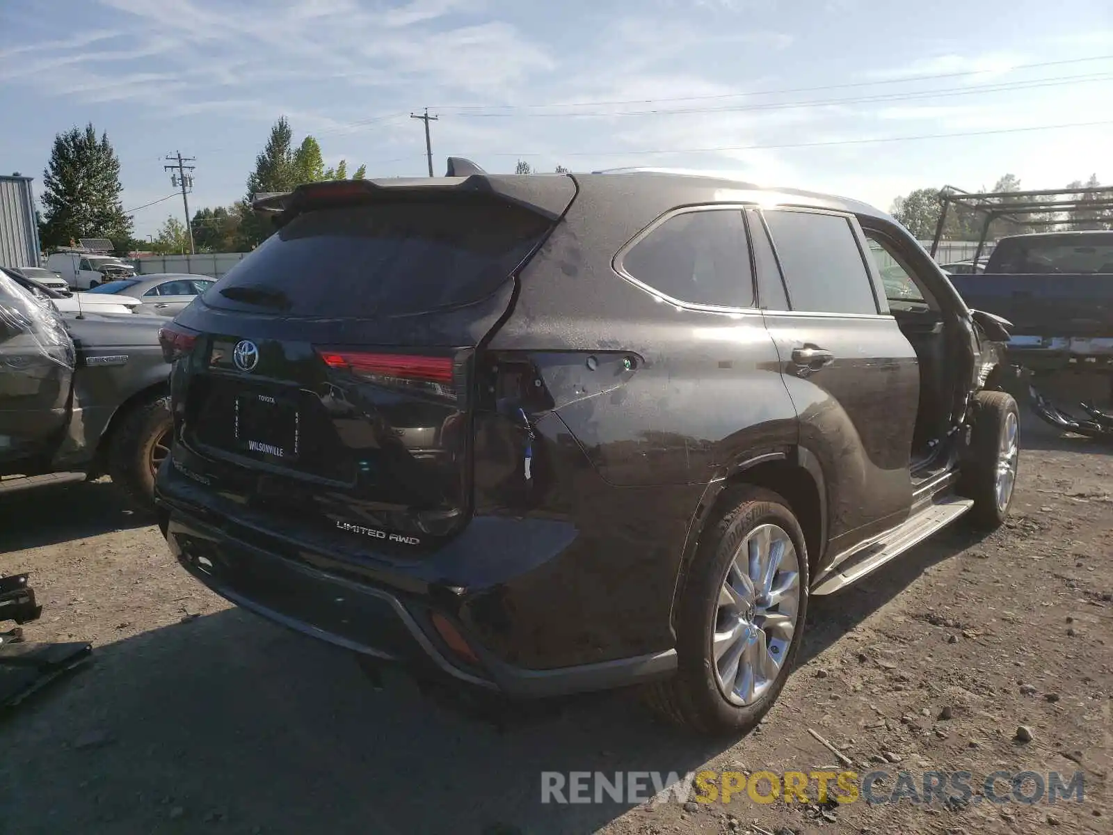 4 Photograph of a damaged car 5TDDZRBH5MS121544 TOYOTA HIGHLANDER 2021