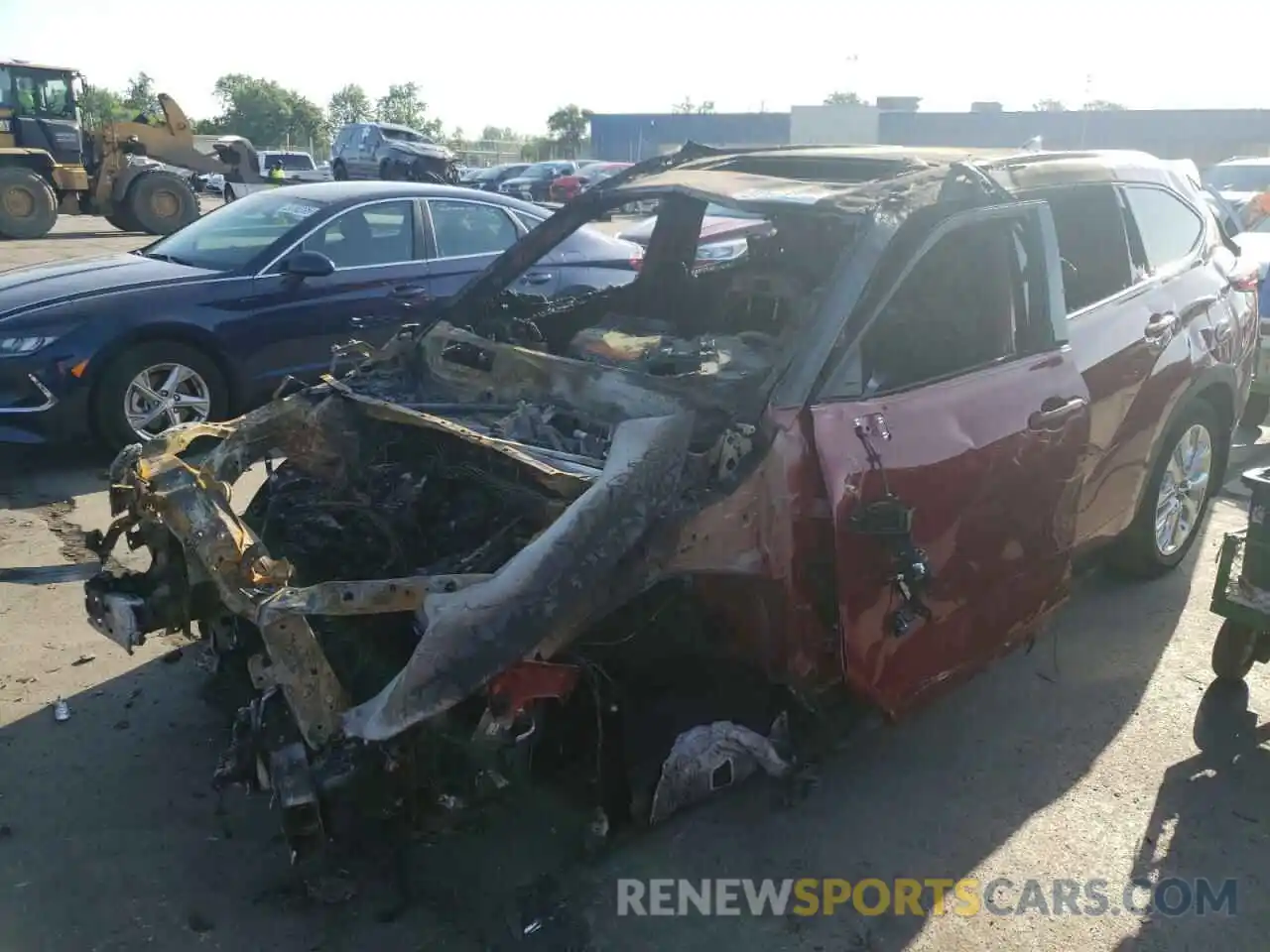 2 Photograph of a damaged car 5TDDZRBH5MS131975 TOYOTA HIGHLANDER 2021