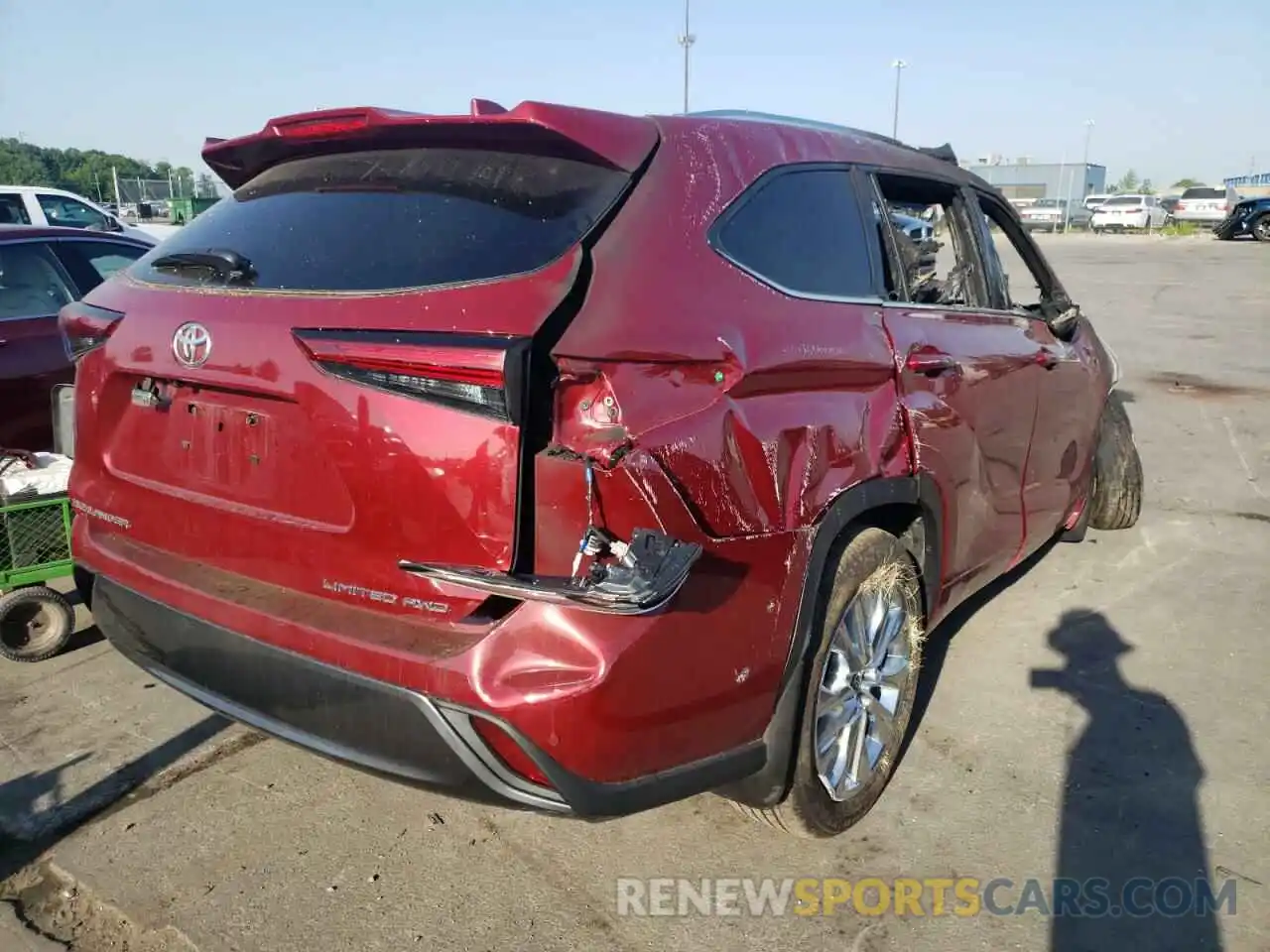 4 Photograph of a damaged car 5TDDZRBH5MS131975 TOYOTA HIGHLANDER 2021