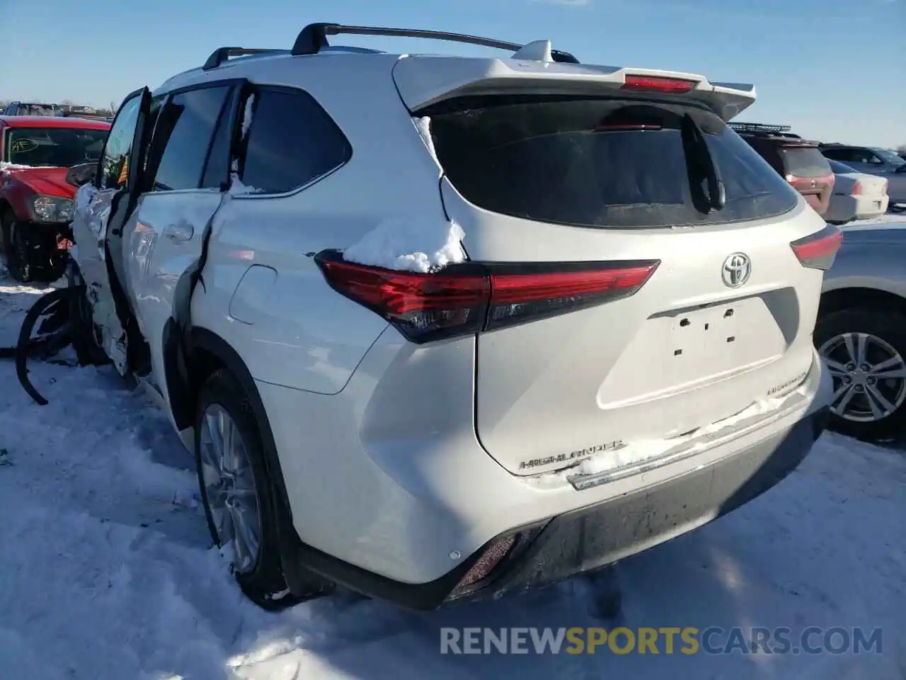 3 Photograph of a damaged car 5TDDZRBH6MS098517 TOYOTA HIGHLANDER 2021