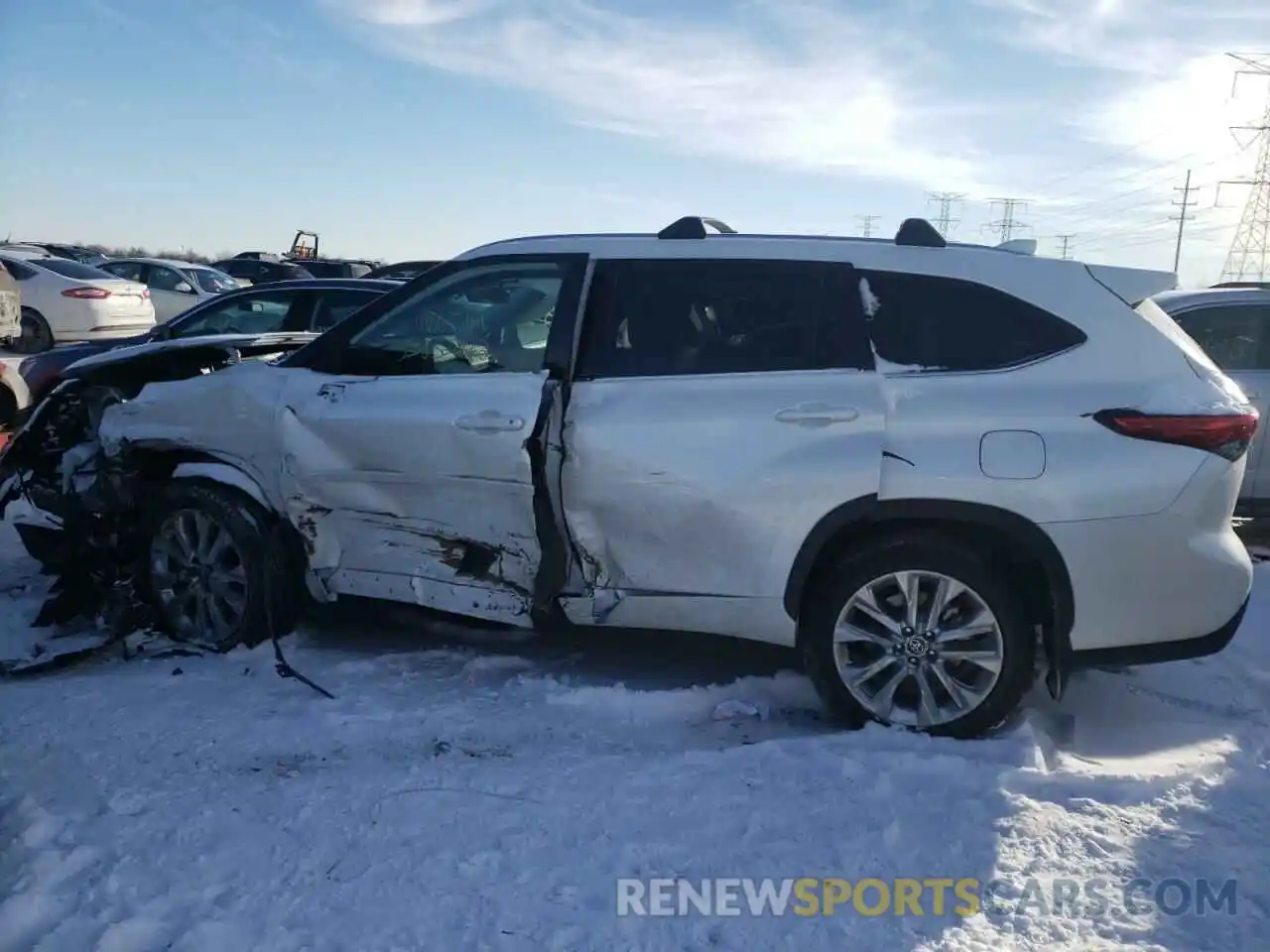 9 Photograph of a damaged car 5TDDZRBH6MS098517 TOYOTA HIGHLANDER 2021