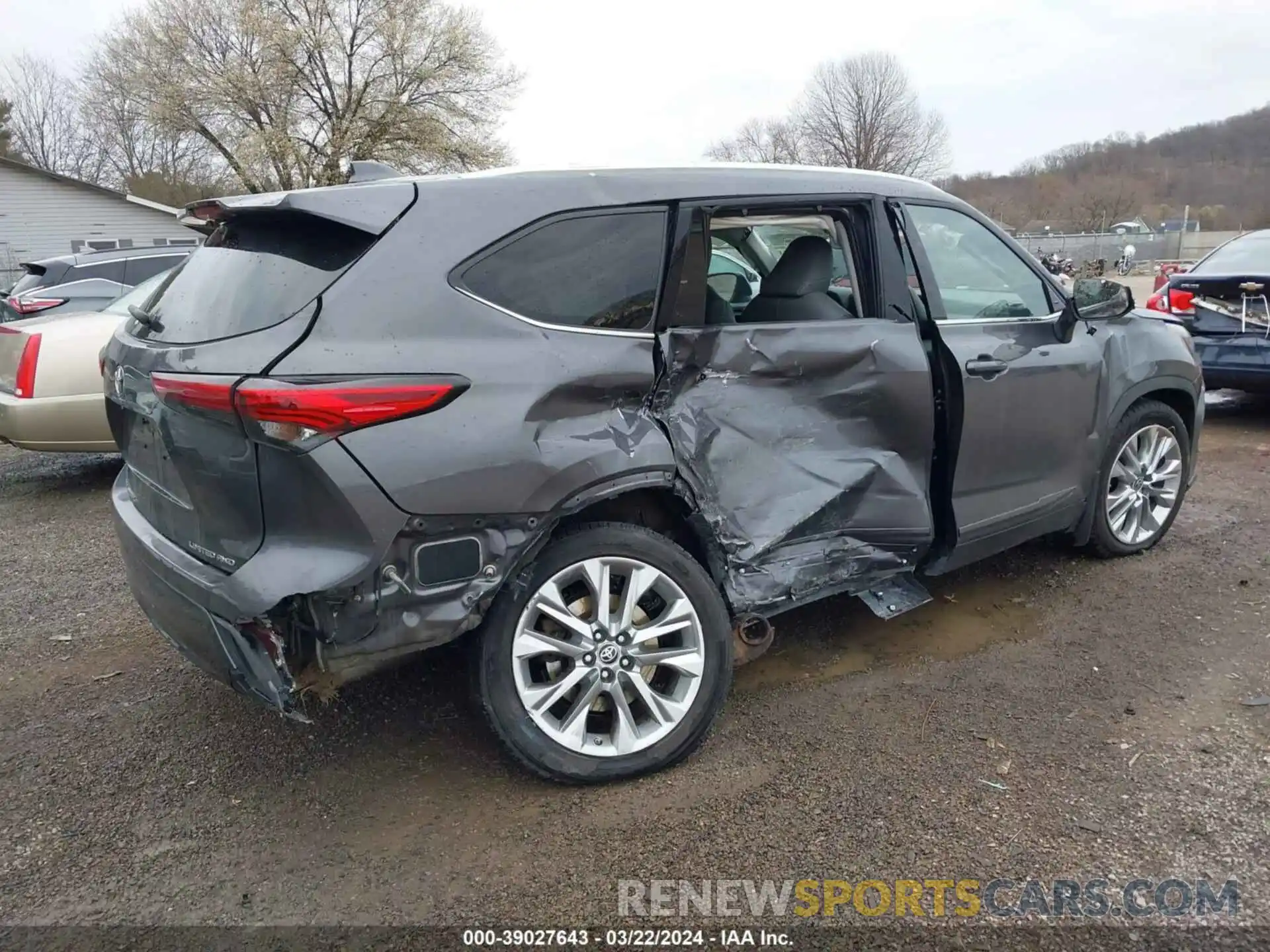 4 Photograph of a damaged car 5TDDZRBH6MS539093 TOYOTA HIGHLANDER 2021