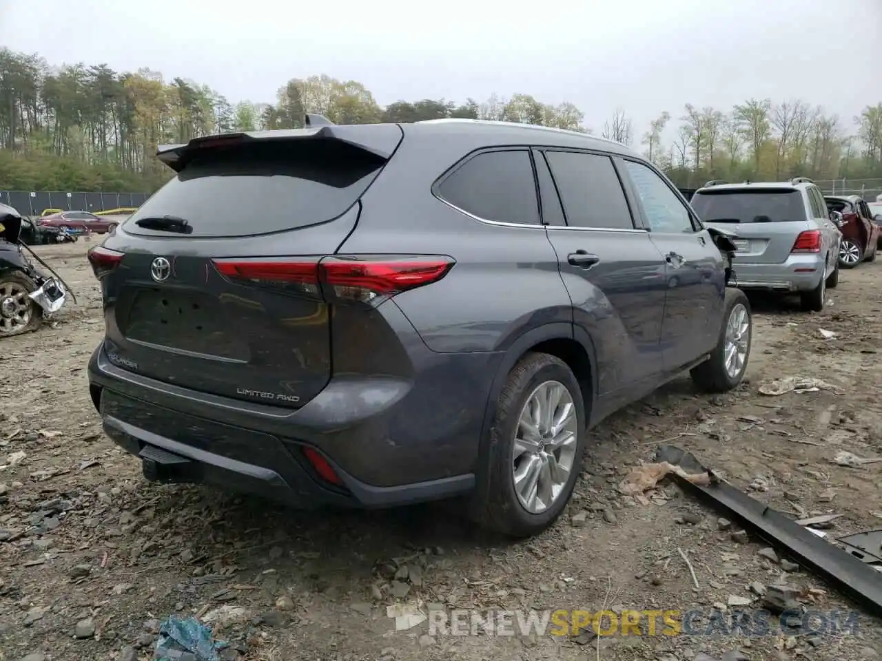 4 Photograph of a damaged car 5TDDZRBH6MS545010 TOYOTA HIGHLANDER 2021