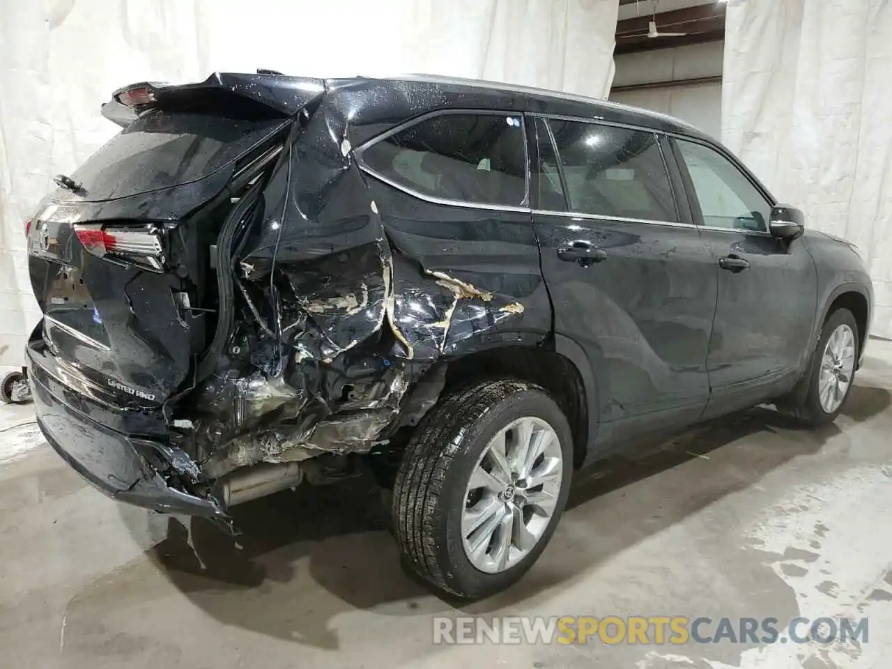 3 Photograph of a damaged car 5TDDZRBH7MS061749 TOYOTA HIGHLANDER 2021