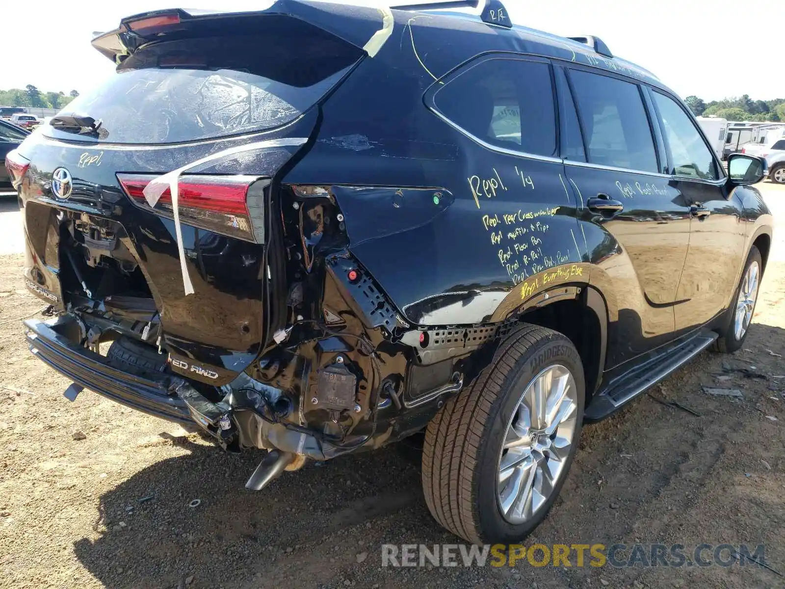 4 Photograph of a damaged car 5TDDZRBH7MS096954 TOYOTA HIGHLANDER 2021