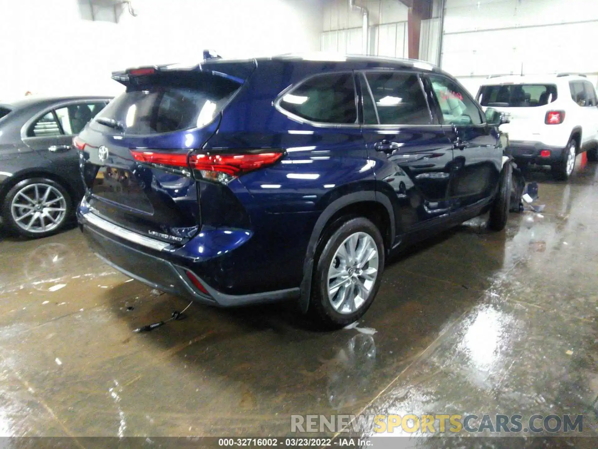 4 Photograph of a damaged car 5TDDZRBH7MS524067 TOYOTA HIGHLANDER 2021