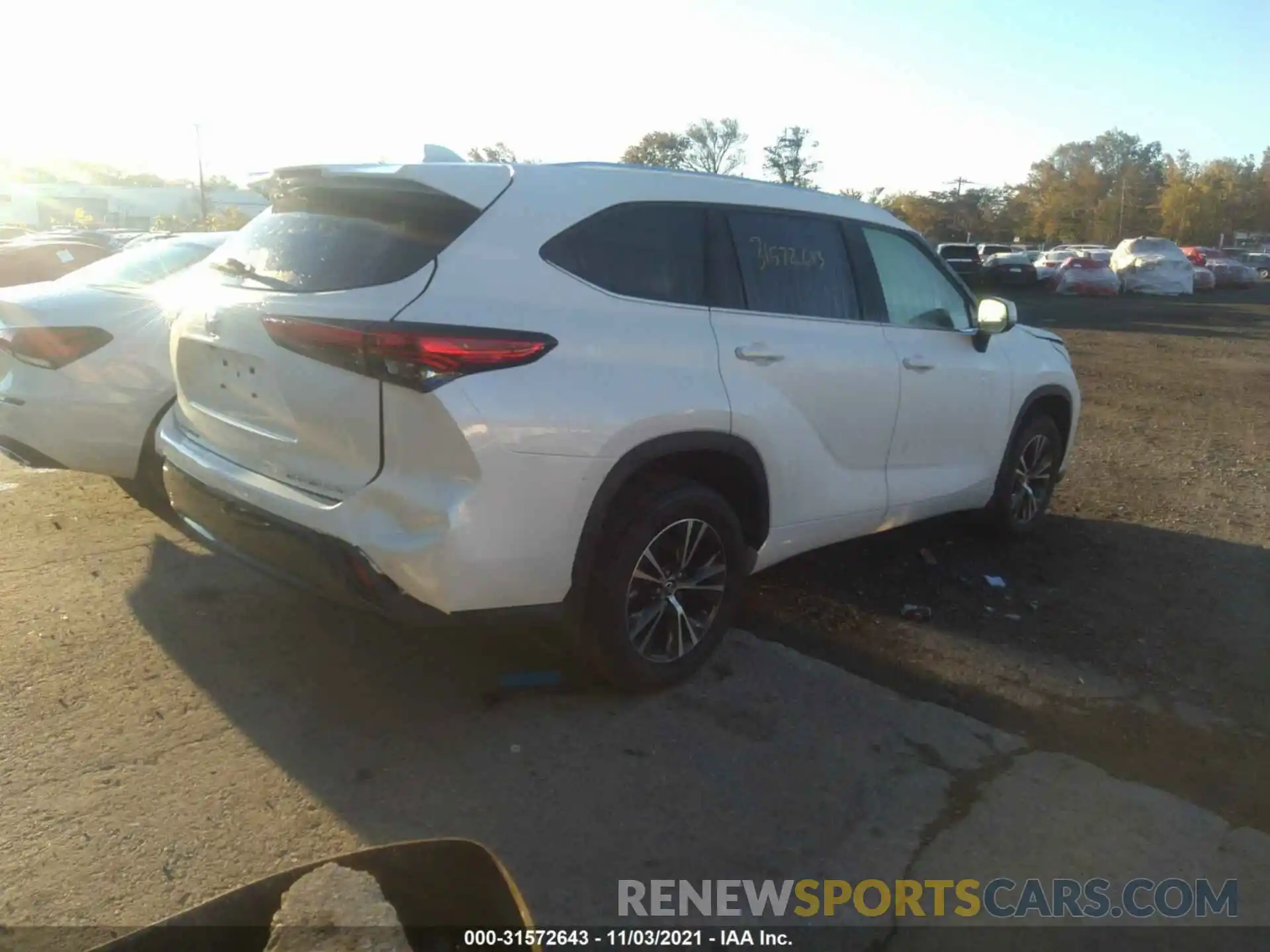 4 Photograph of a damaged car 5TDDZRBH7MS524280 TOYOTA HIGHLANDER 2021