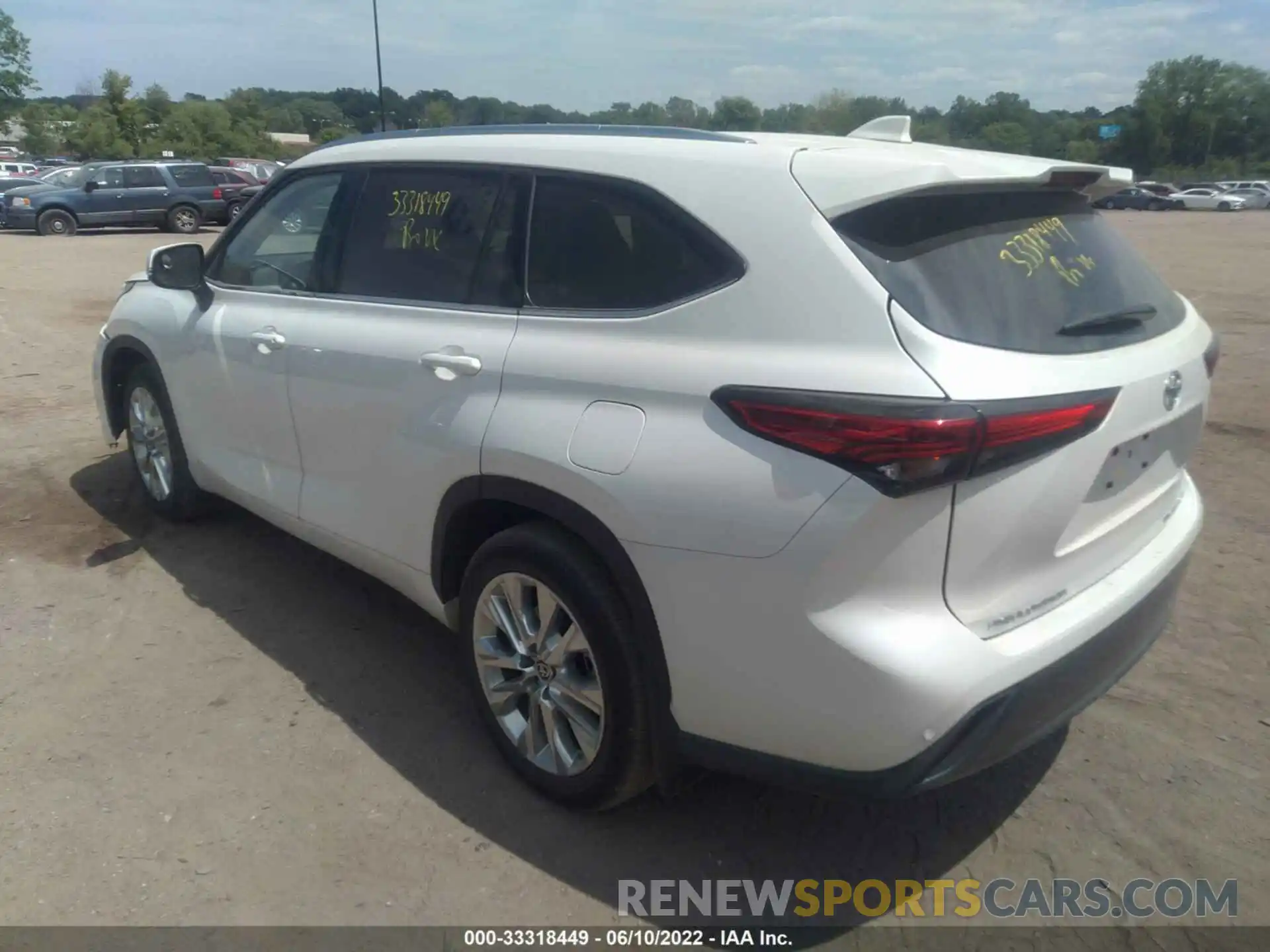 3 Photograph of a damaged car 5TDDZRBH7MS529933 TOYOTA HIGHLANDER 2021