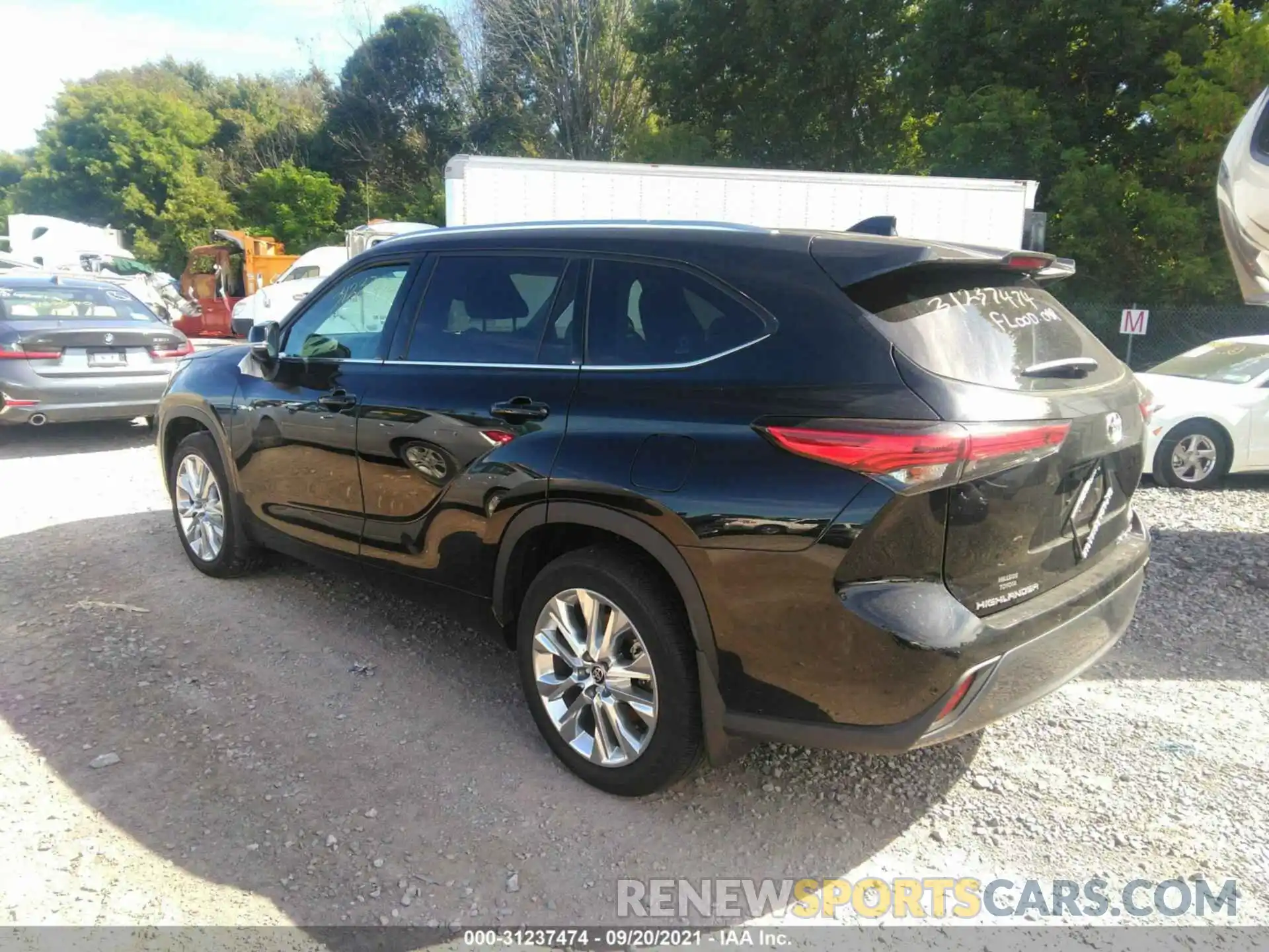 3 Photograph of a damaged car 5TDDZRBH8MS069164 TOYOTA HIGHLANDER 2021