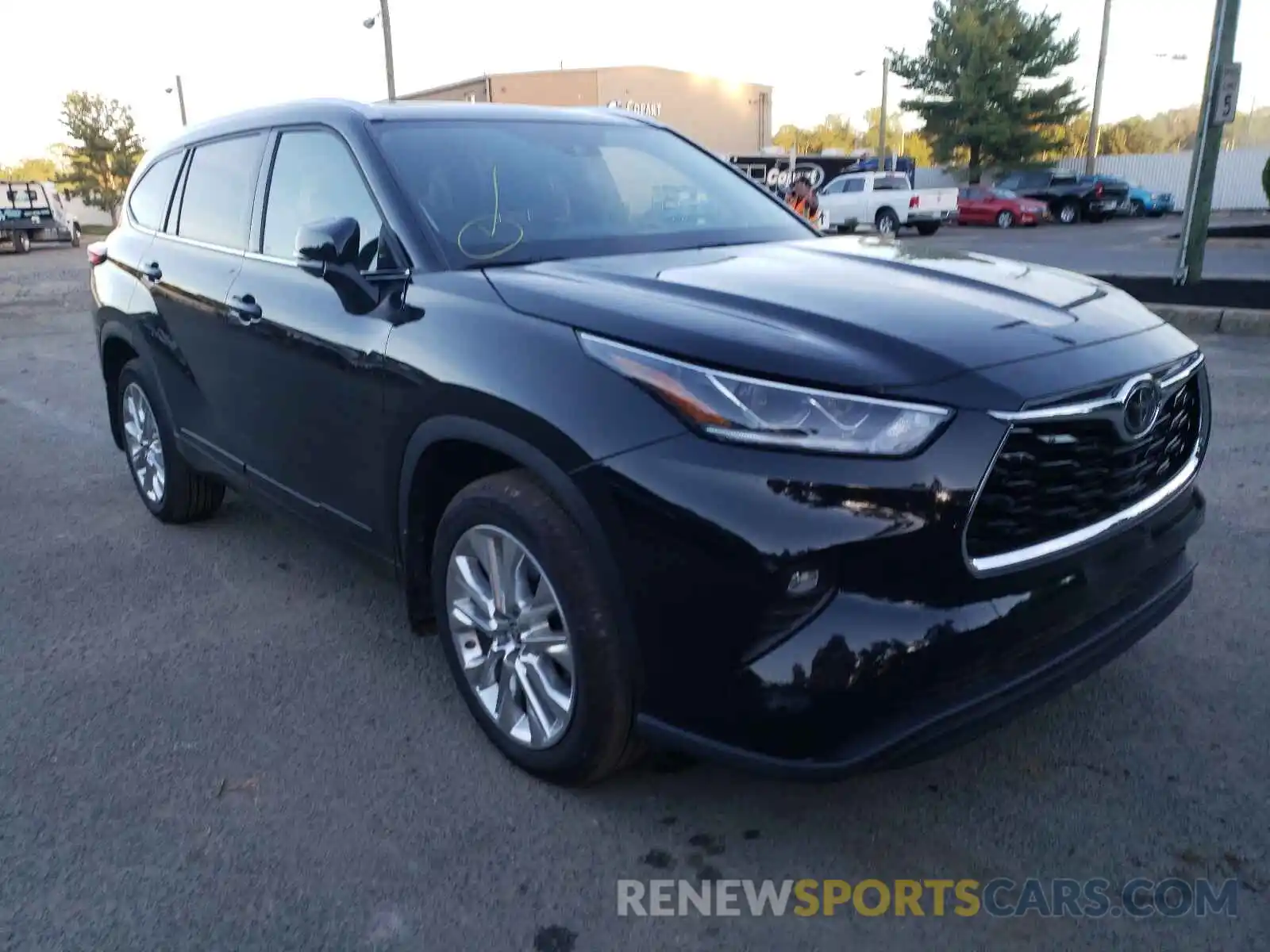 1 Photograph of a damaged car 5TDDZRBH8MS524935 TOYOTA HIGHLANDER 2021