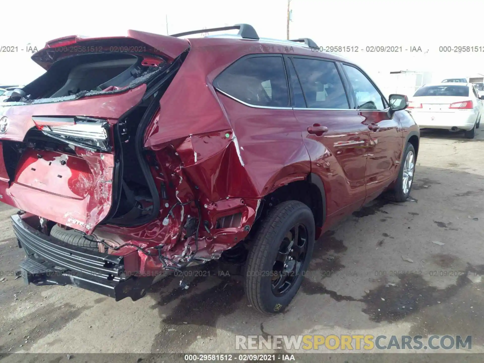 4 Photograph of a damaged car 5TDDZRBH9MS524796 TOYOTA HIGHLANDER 2021