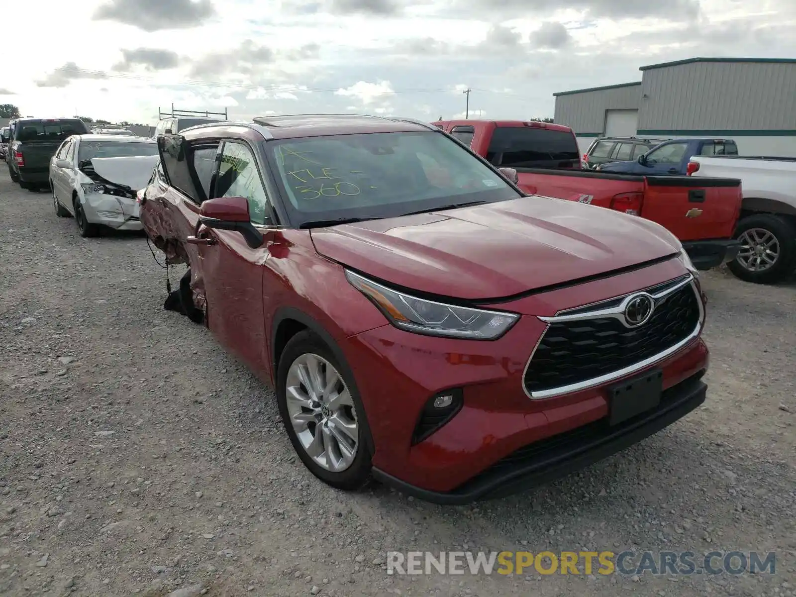 1 Photograph of a damaged car 5TDDZRBHXMS070803 TOYOTA HIGHLANDER 2021