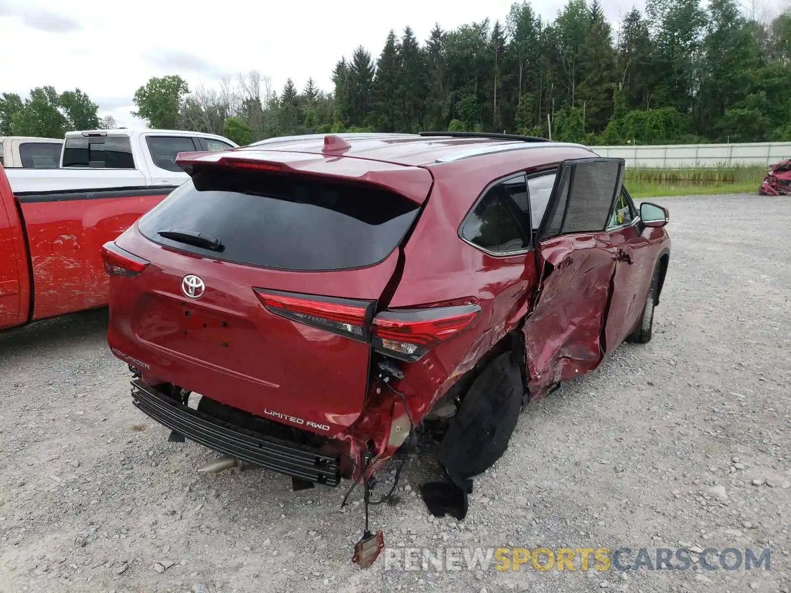 4 Photograph of a damaged car 5TDDZRBHXMS070803 TOYOTA HIGHLANDER 2021