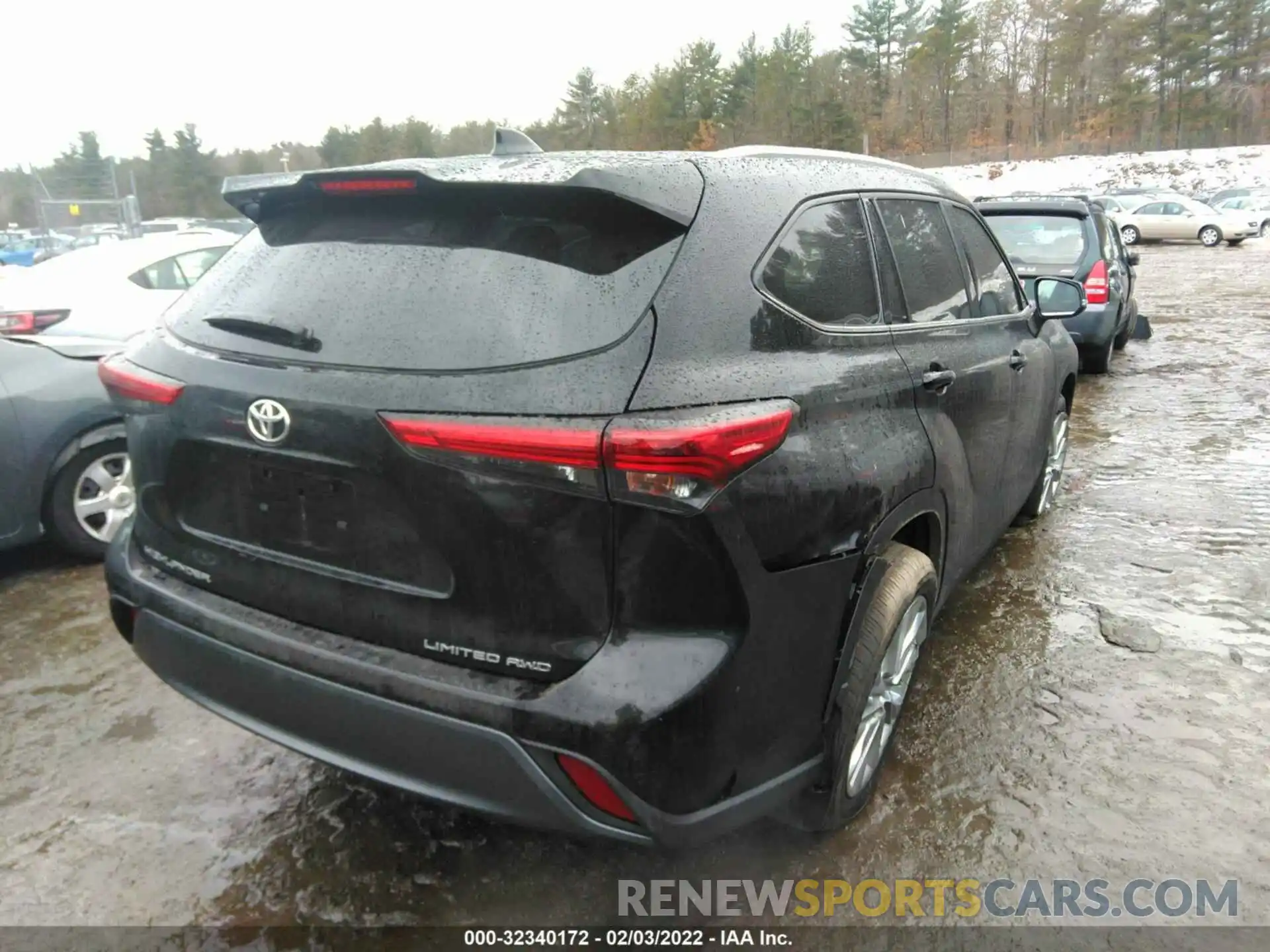 4 Photograph of a damaged car 5TDDZRBHXMS532793 TOYOTA HIGHLANDER 2021