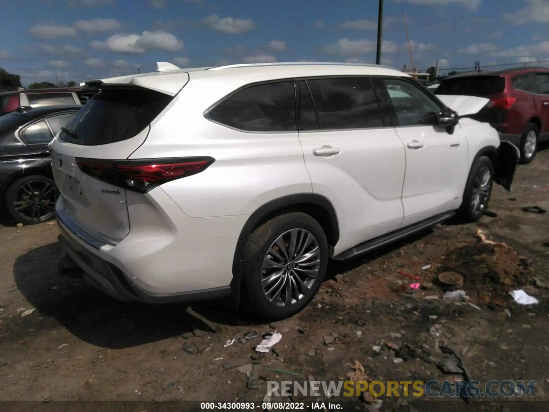 4 Photograph of a damaged car 5TDEBRCH0MS048140 TOYOTA HIGHLANDER 2021