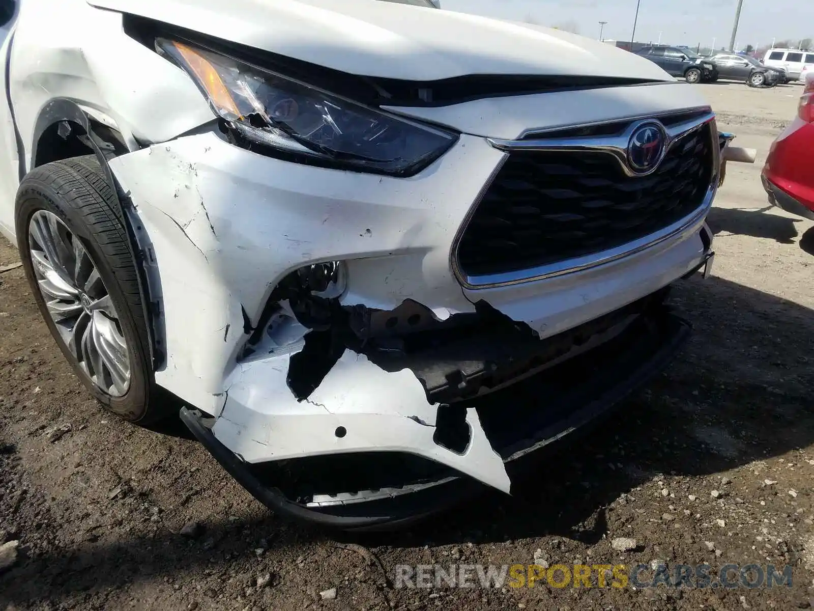 9 Photograph of a damaged car 5TDEBRCH2MS031422 TOYOTA HIGHLANDER 2021