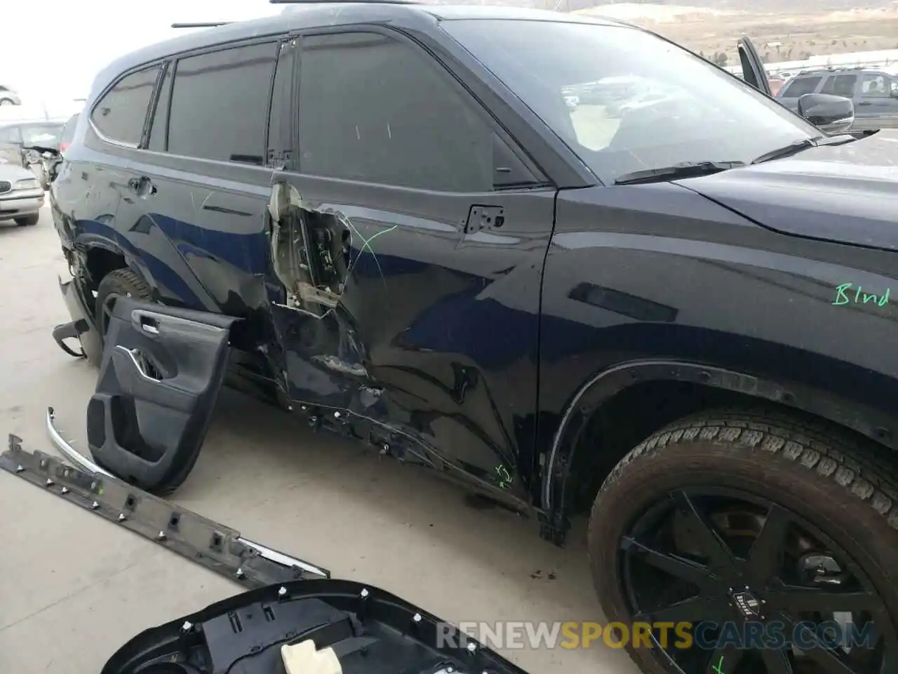 9 Photograph of a damaged car 5TDEBRCH2MS053727 TOYOTA HIGHLANDER 2021