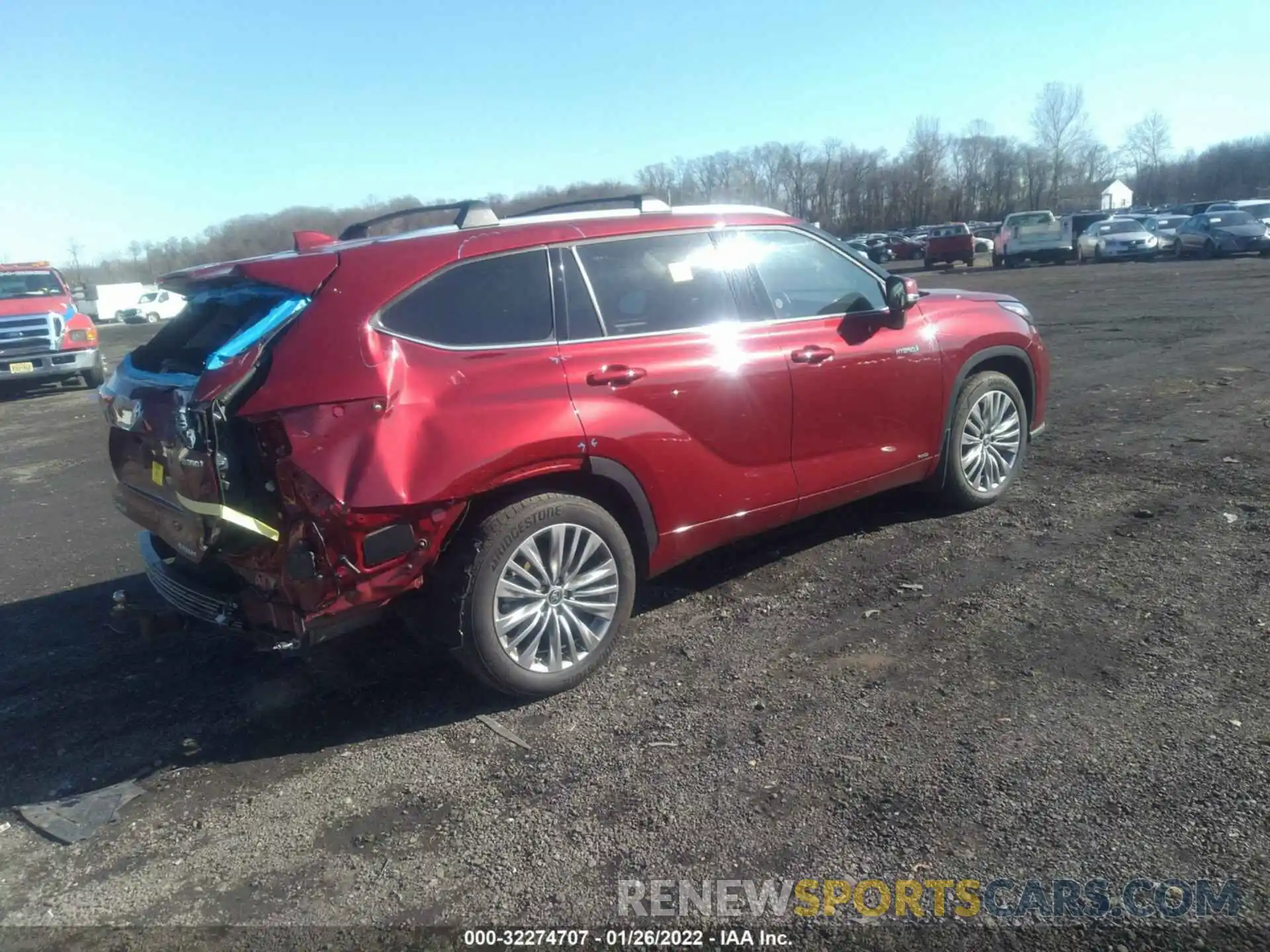 4 Photograph of a damaged car 5TDEBRCH2MS054912 TOYOTA HIGHLANDER 2021