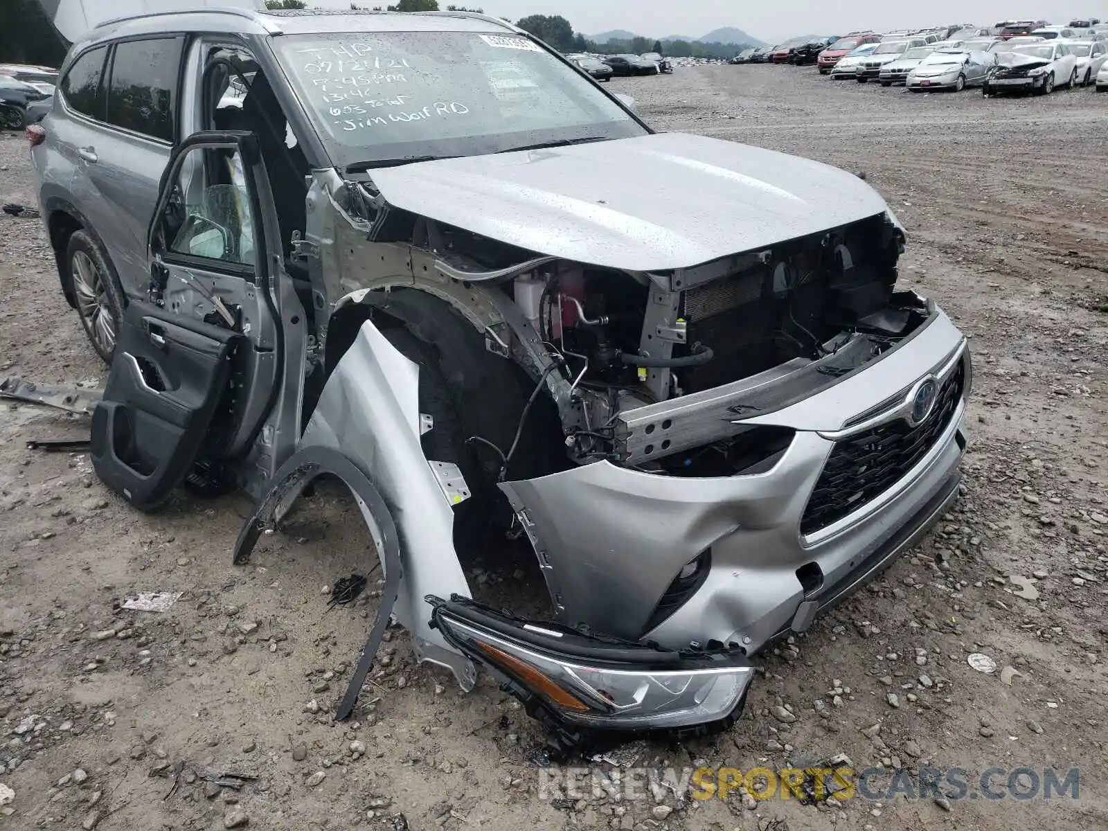 9 Photograph of a damaged car 5TDEBRCH3MS027640 TOYOTA HIGHLANDER 2021