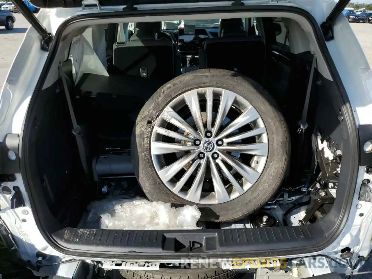 9 Photograph of a damaged car 5TDEBRCH4MS026223 TOYOTA HIGHLANDER 2021