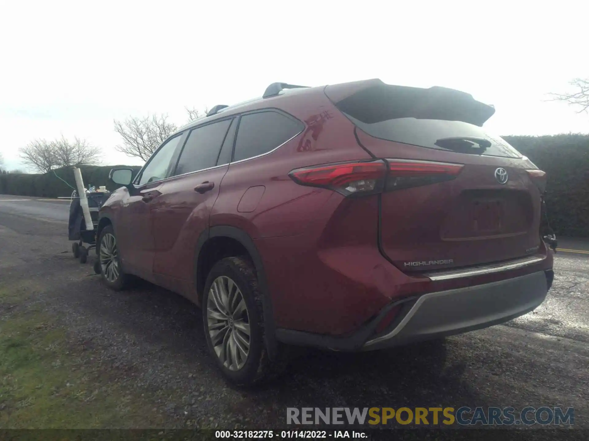 3 Photograph of a damaged car 5TDEBRCH5MS026313 TOYOTA HIGHLANDER 2021