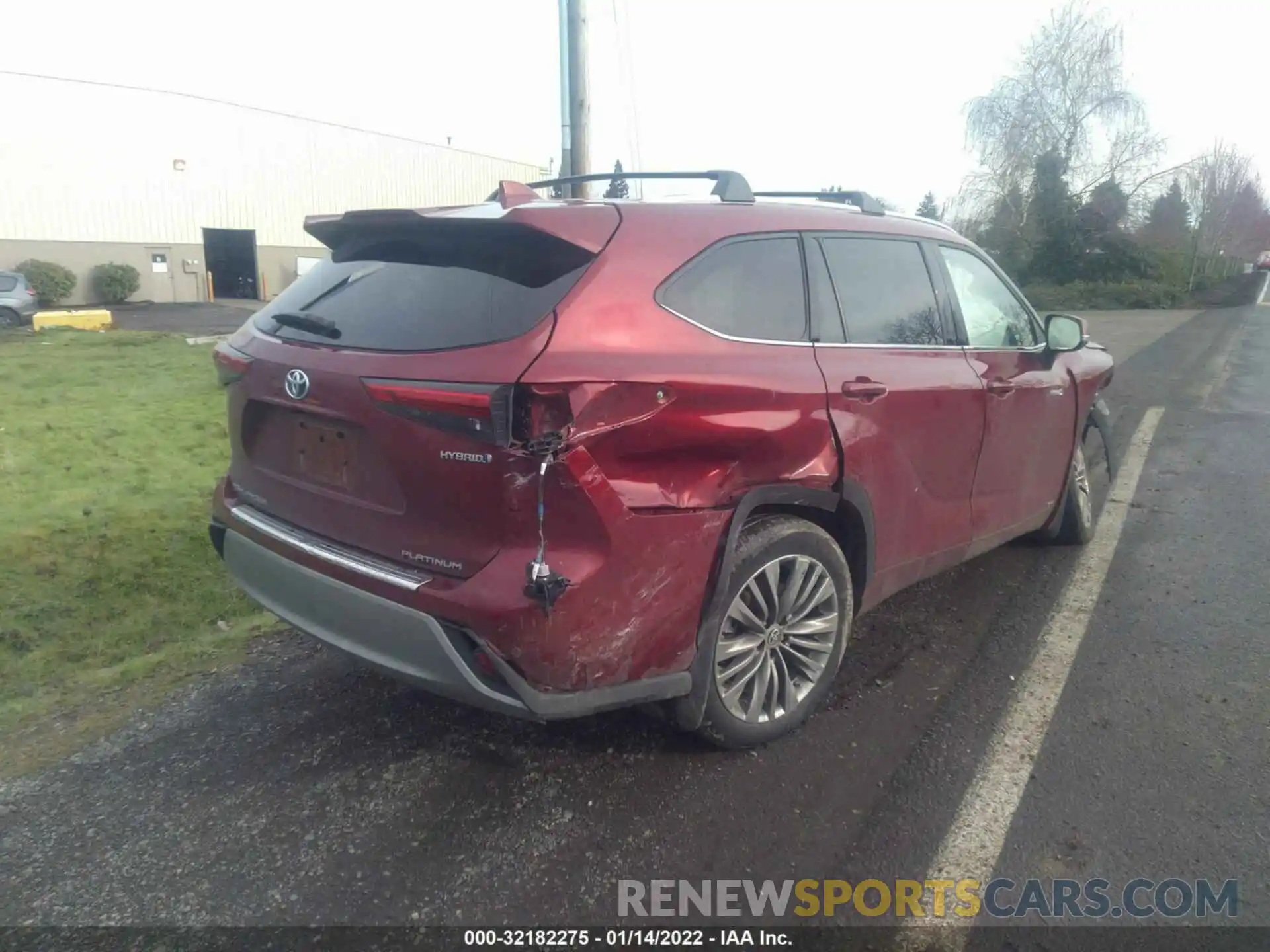 4 Photograph of a damaged car 5TDEBRCH5MS026313 TOYOTA HIGHLANDER 2021