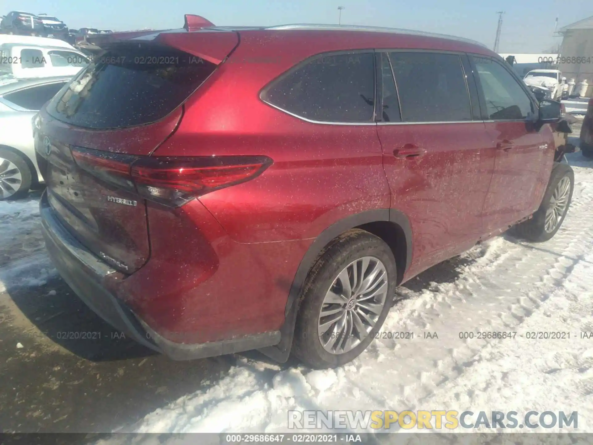 4 Photograph of a damaged car 5TDEBRCH6MS021668 TOYOTA HIGHLANDER 2021