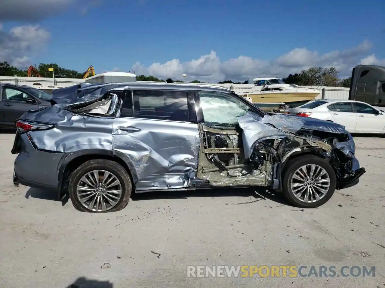 9 Photograph of a damaged car 5TDEBRCH6MS022318 TOYOTA HIGHLANDER 2021