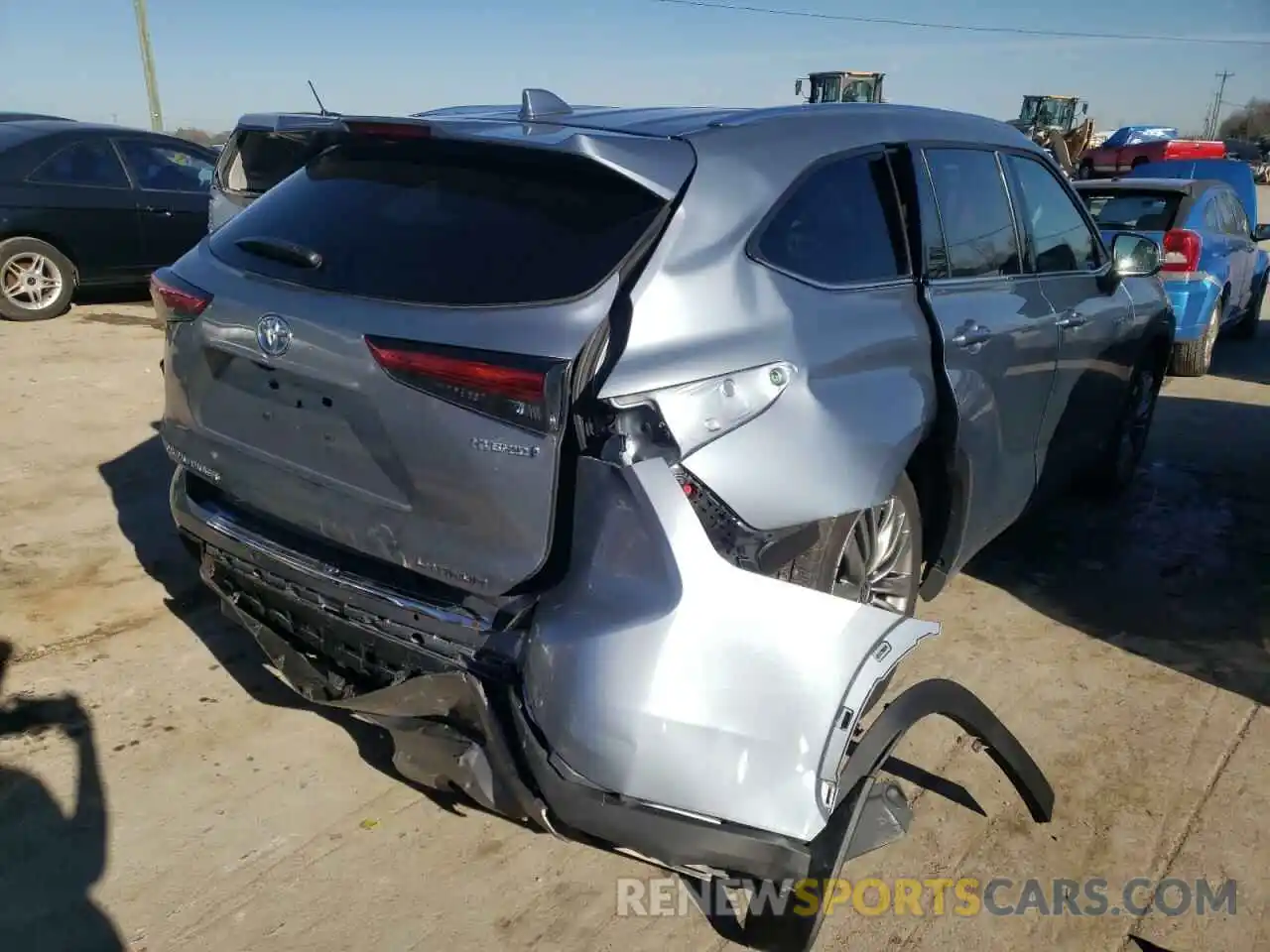 4 Photograph of a damaged car 5TDEBRCH6MS028507 TOYOTA HIGHLANDER 2021