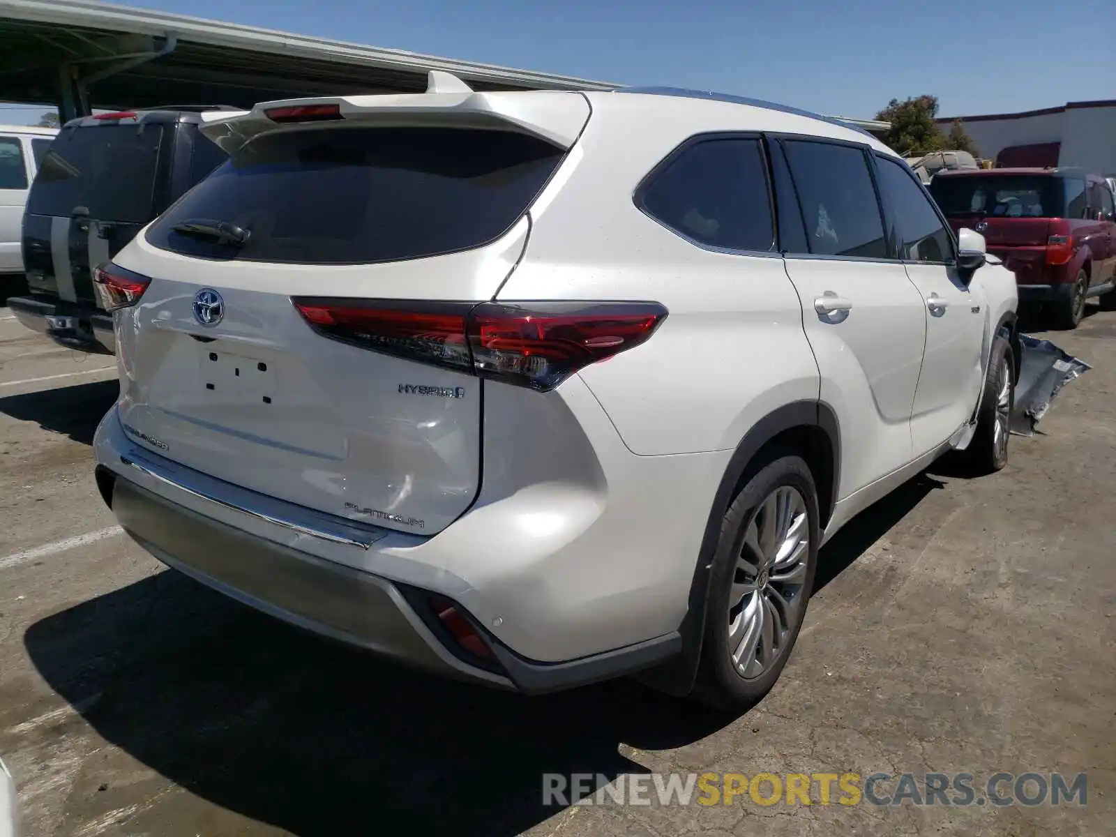 4 Photograph of a damaged car 5TDEBRCH8MS026385 TOYOTA HIGHLANDER 2021