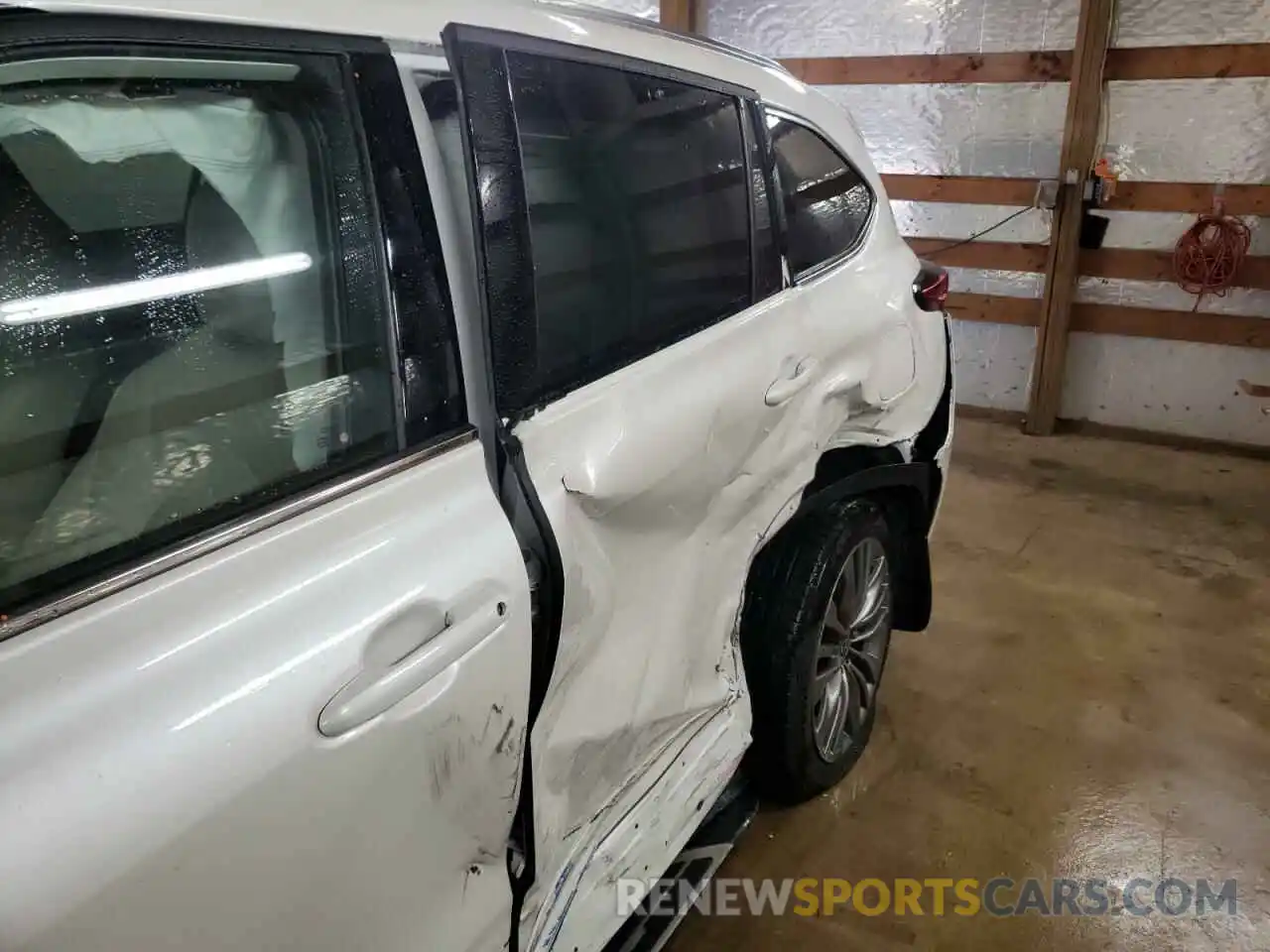 9 Photograph of a damaged car 5TDEBRCH9MS016674 TOYOTA HIGHLANDER 2021