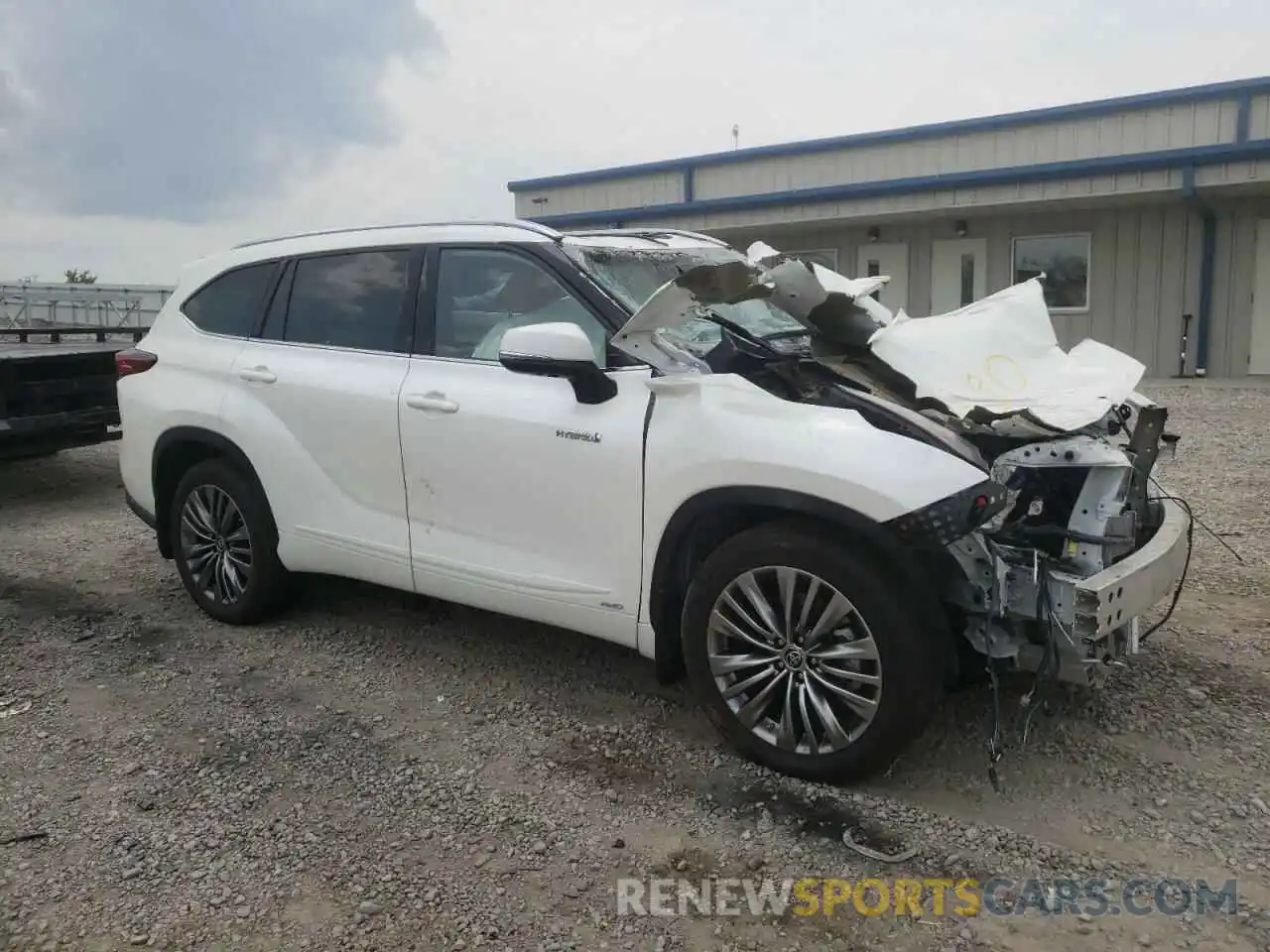 1 Photograph of a damaged car 5TDEBRCH9MS041722 TOYOTA HIGHLANDER 2021