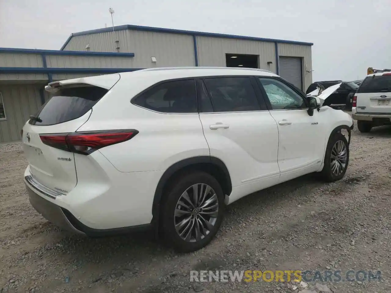 4 Photograph of a damaged car 5TDEBRCH9MS041722 TOYOTA HIGHLANDER 2021