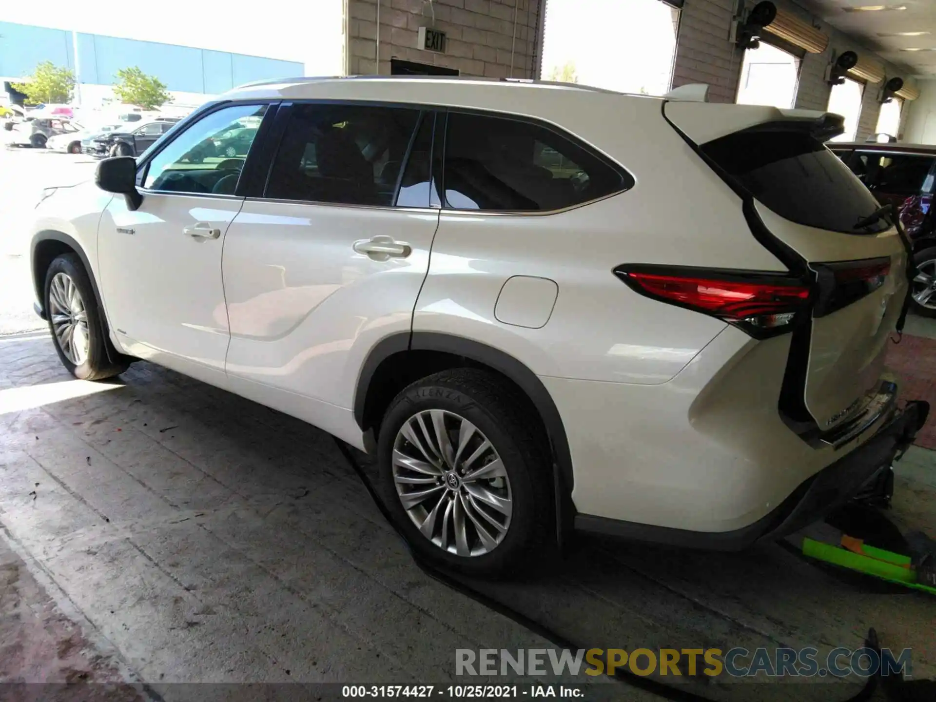 3 Photograph of a damaged car 5TDEBRCH9MS050517 TOYOTA HIGHLANDER 2021