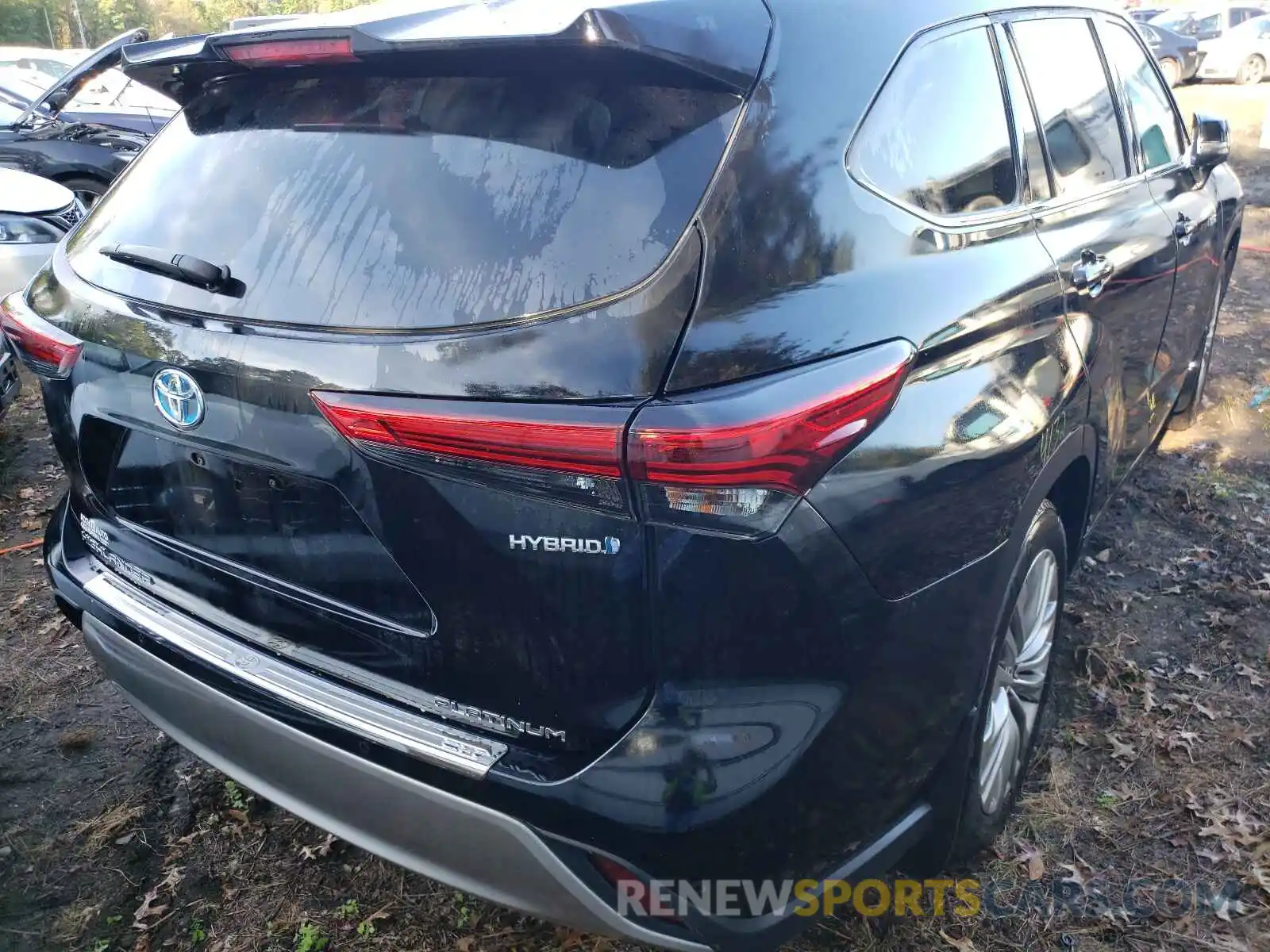 4 Photograph of a damaged car 5TDEBRCHXMS025710 TOYOTA HIGHLANDER 2021