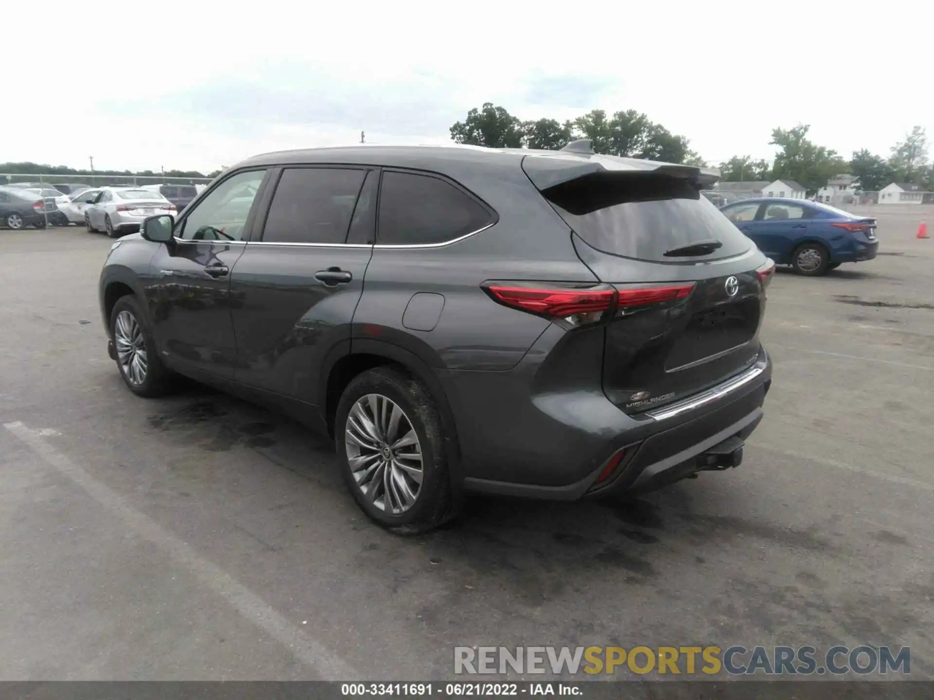 3 Photograph of a damaged car 5TDEBRCHXMS027182 TOYOTA HIGHLANDER 2021