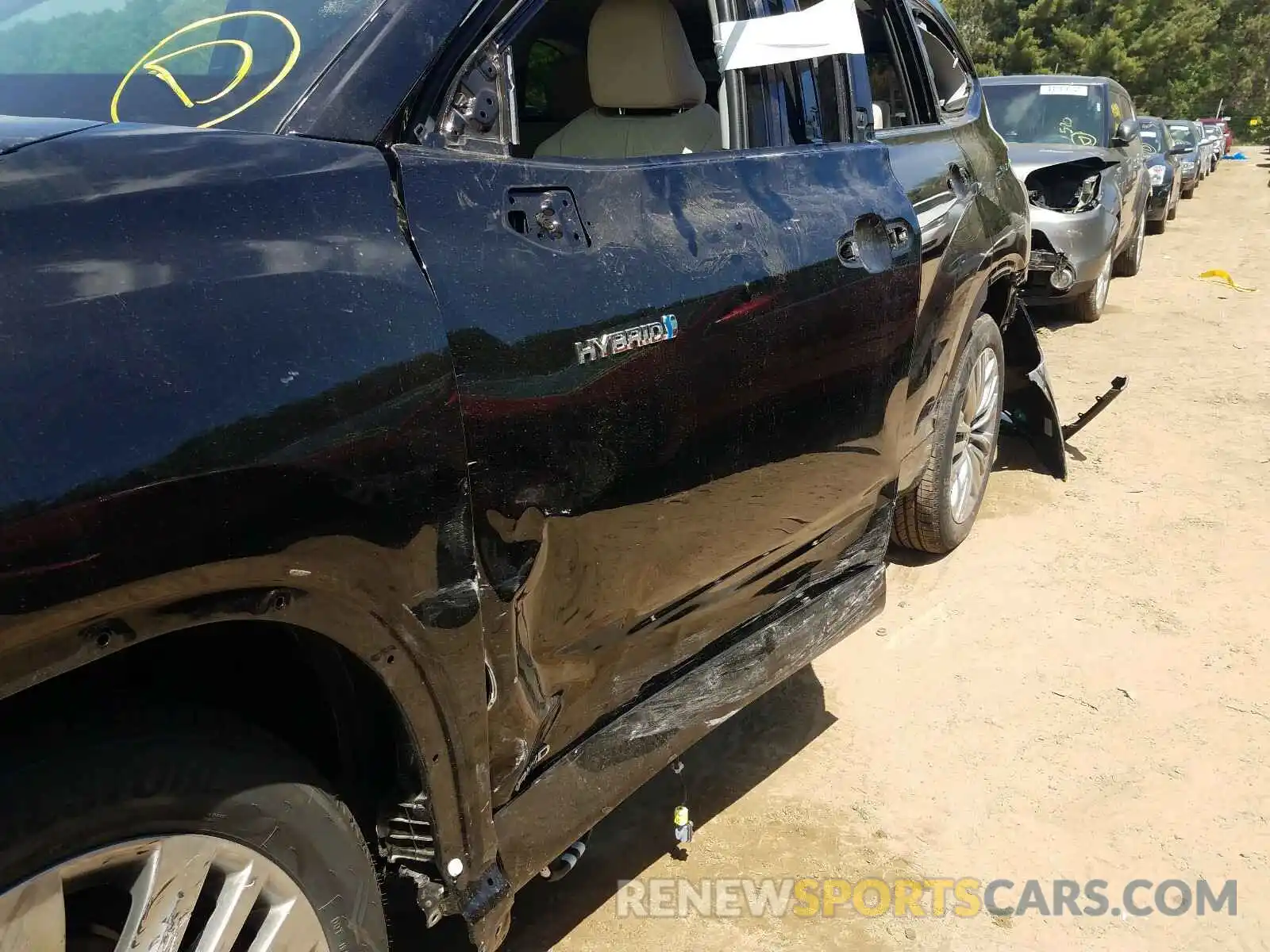 9 Photograph of a damaged car 5TDEBRCHXMS029093 TOYOTA HIGHLANDER 2021