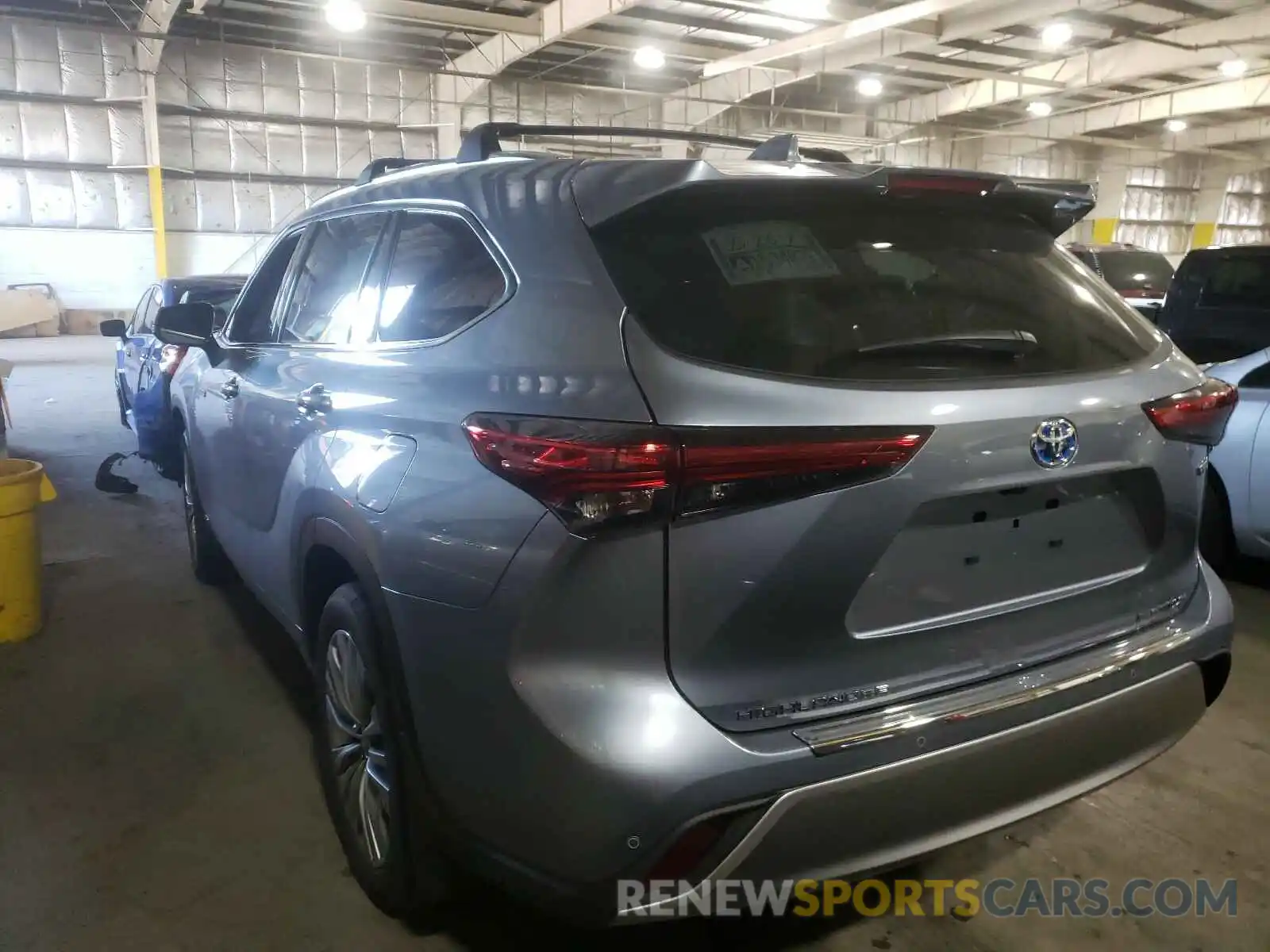 3 Photograph of a damaged car 5TDEBRCHXMS036044 TOYOTA HIGHLANDER 2021